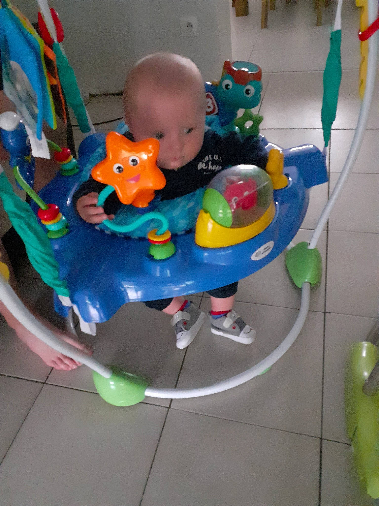 Timéo participe au concours pour gagner de l'argent avec cette photo : baby_toys, child, person, play, toddler, toy