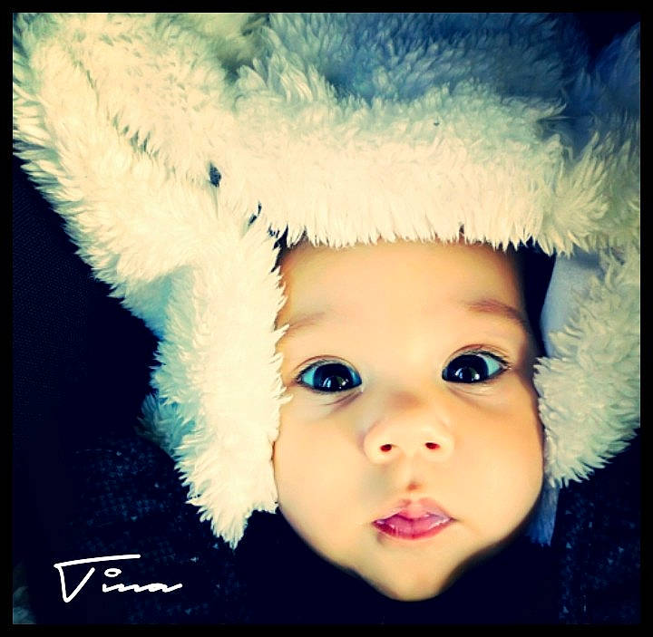 Tina participe au concours pour gagner de l'argent avec cette photo : beauty, black_hair, cheek, child, close_up, ear, eye, eyebrow, eyelash, face, forehead, girl, hair_accessory, head, iris, lip, nose, person, portrait_photography, smile