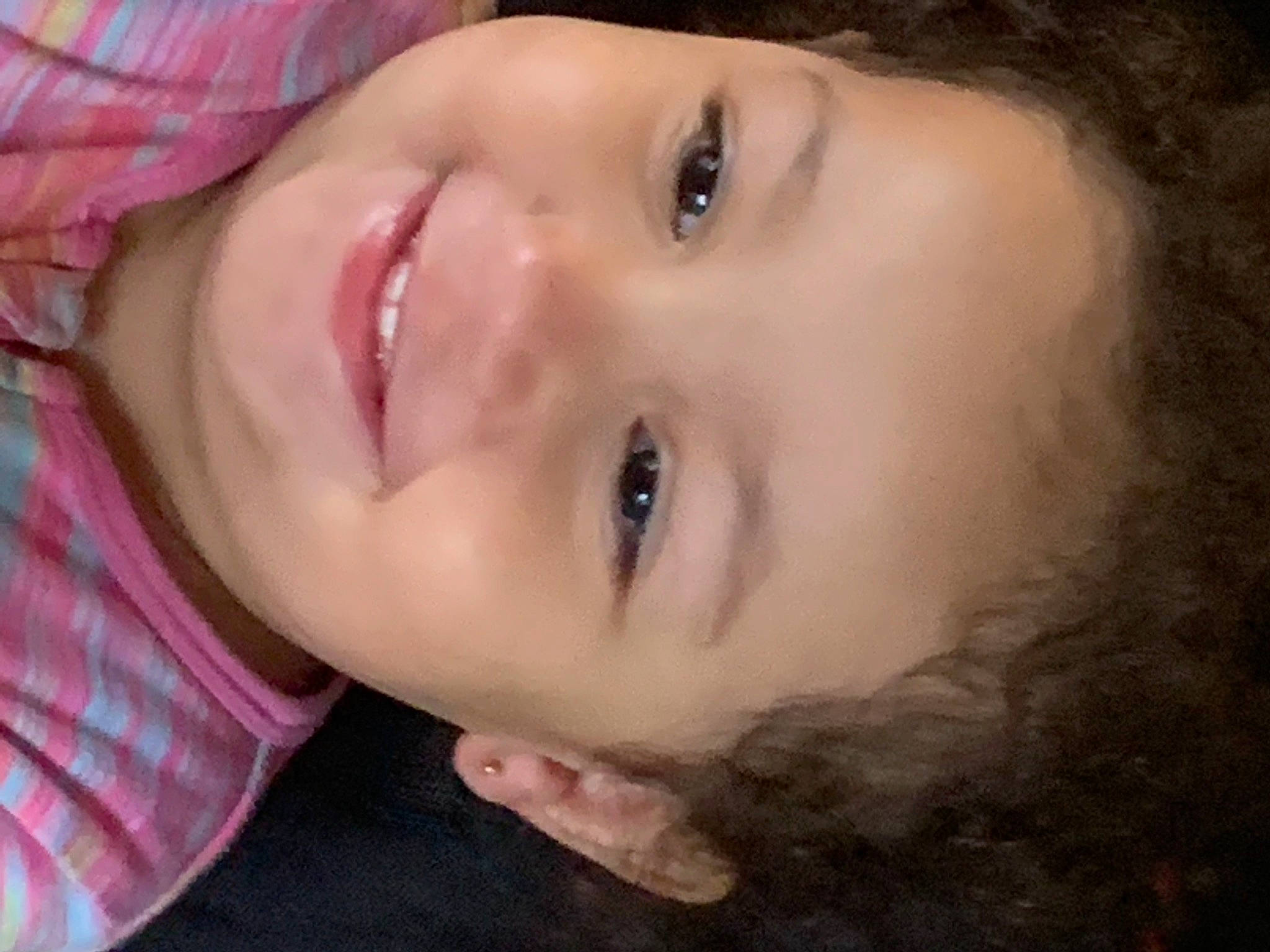 Adaeze a rejoint le concours — aidez-le/la à gagner de superbes lots ! black_hair, cheek, chin, close_up, ear, eye, eyebrow, eyelash, flash_photography, forehead, happy, iris, jaw, joy, lip, mouth, neck, nose, person, plant