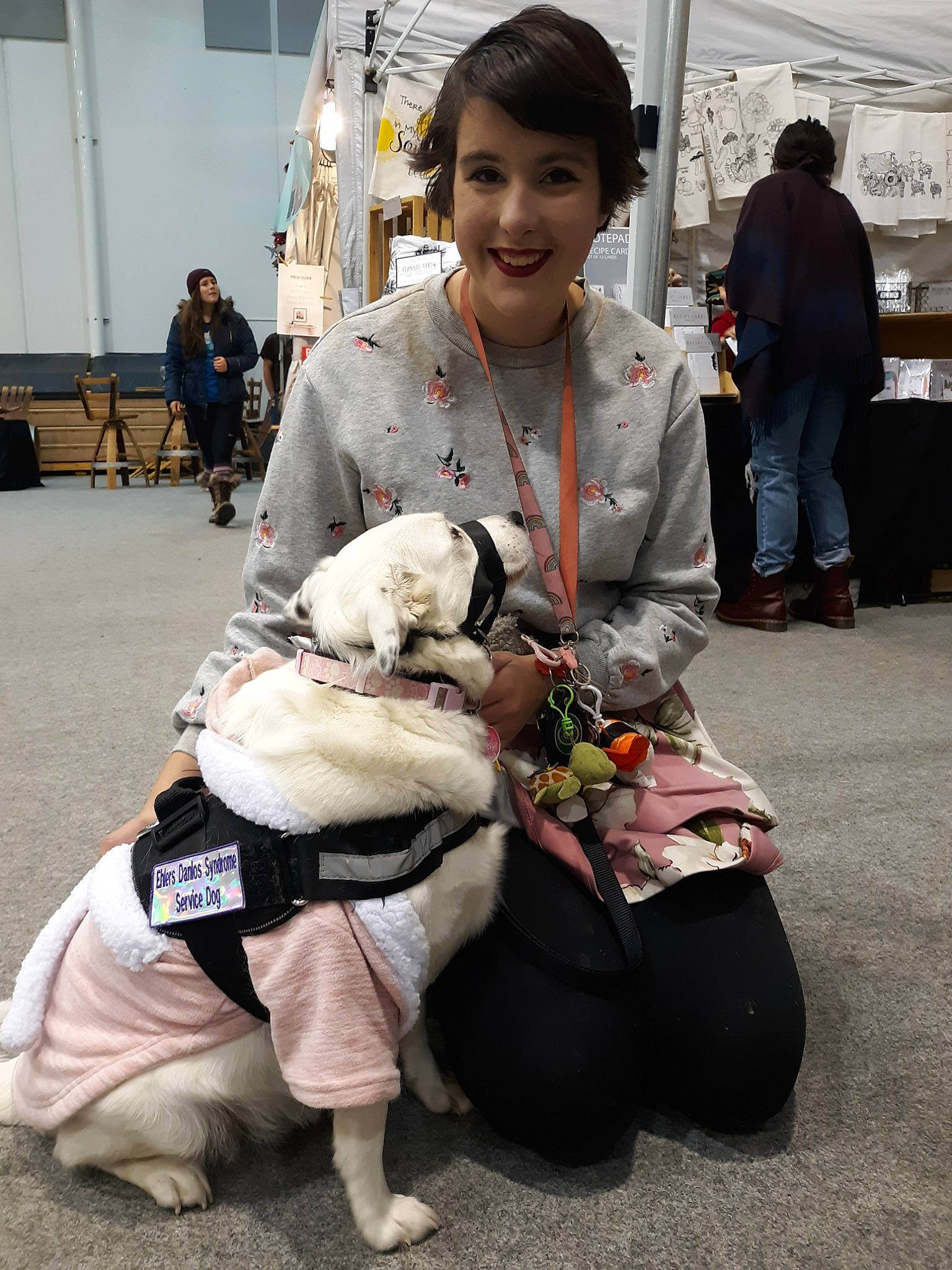 Ayla is registered to the contest to win money with this photo: car, carnivoran, dog, dog_breed_group, dog_like_mammal, fur, girl, joy, mammal, person, vertebrate