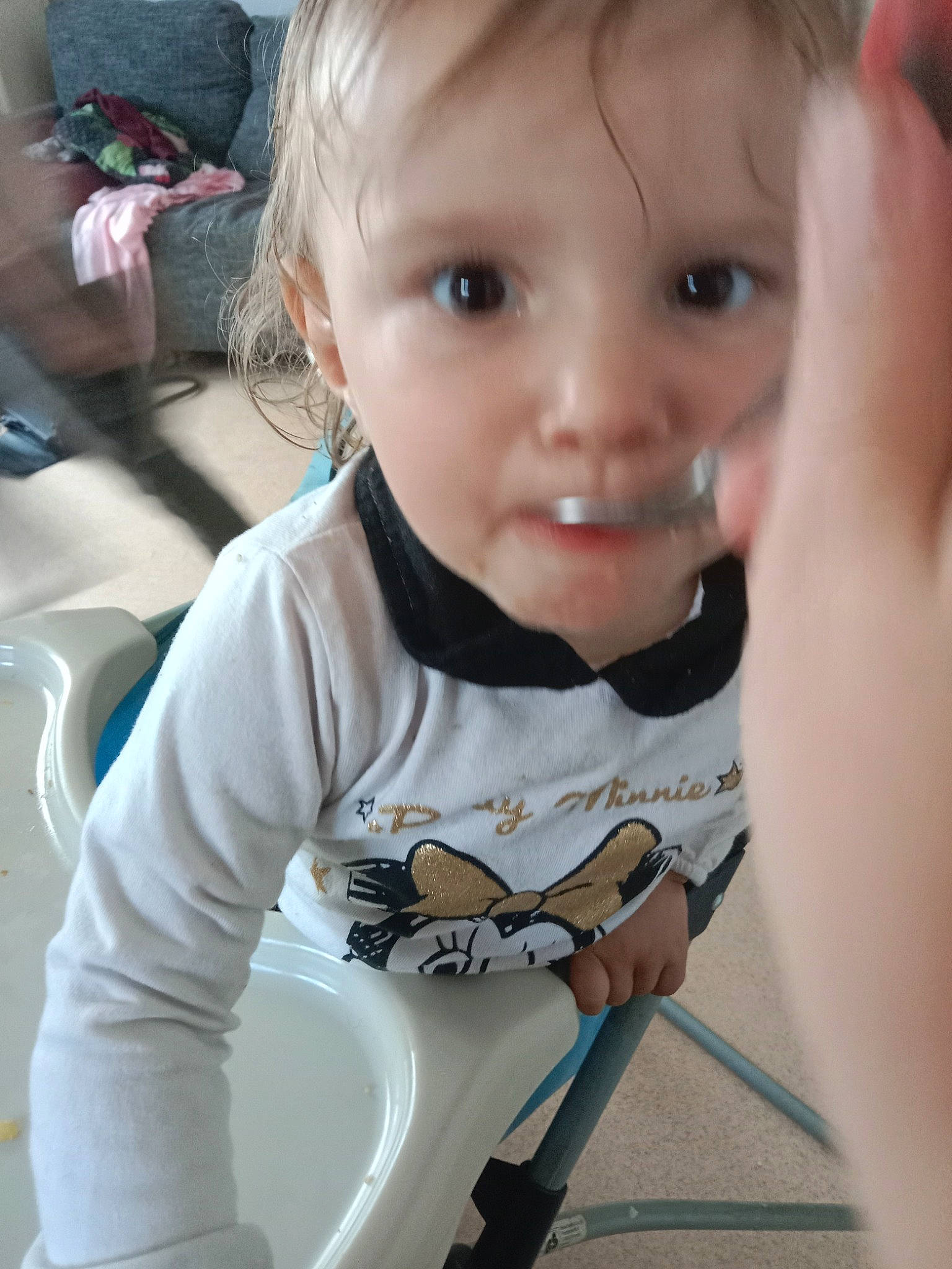 Annissa a rejoint le concours — aidez-le/la à gagner de superbes lots ! baby_toddler_clothing, cheek, ear, eye, eyebrow, eyelash, face, facial_expression, finger, gesture, hair, happy, head, iris, lip, mouth, neck, nose, person, skin