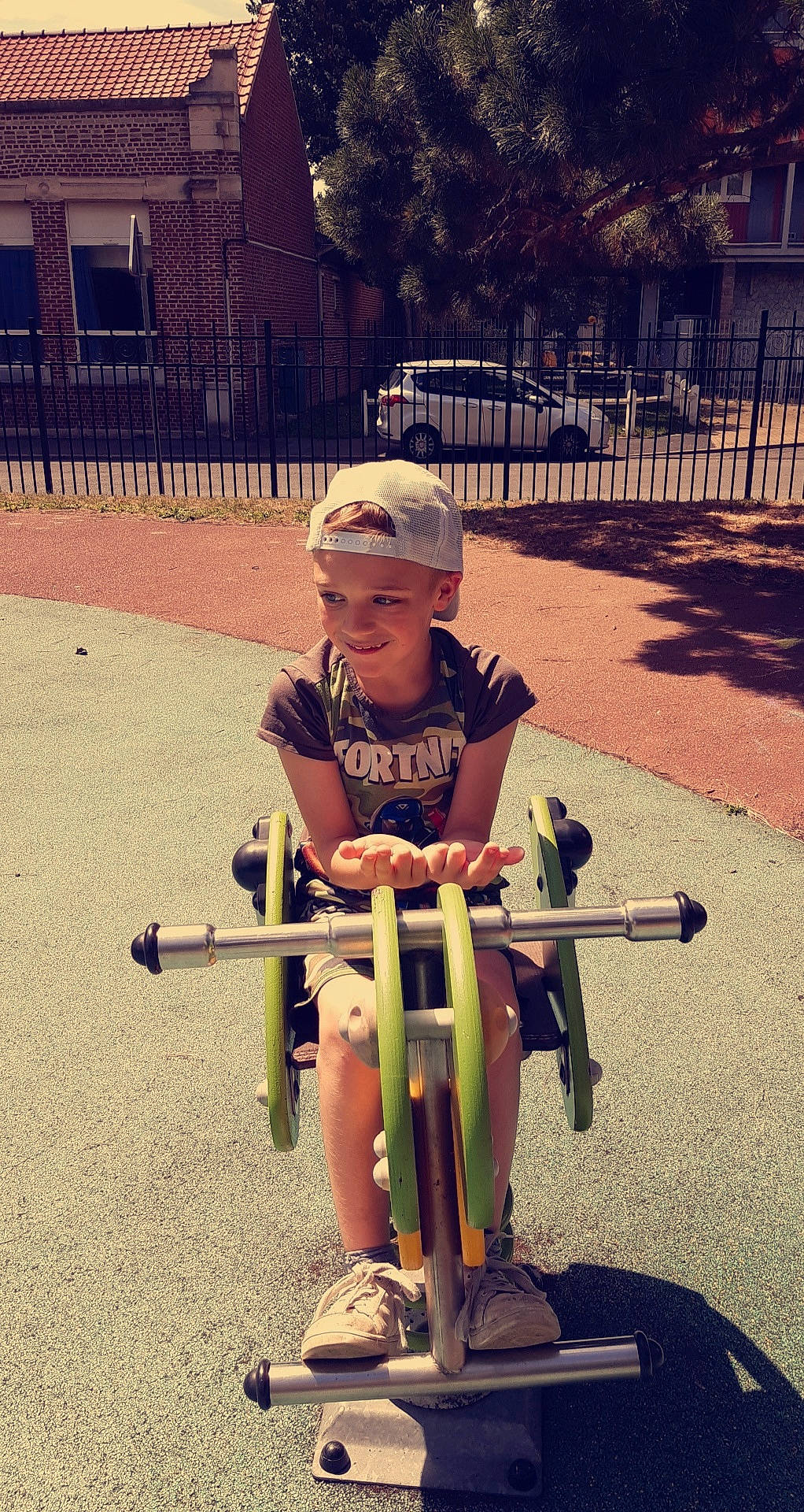 Steeven participe au concours pour gagner de l'argent avec cette photo : bicycle, child, cool, furniture, headwear, joy, person, recreation, sitting, smile, square, toddler, vacation, vehicle