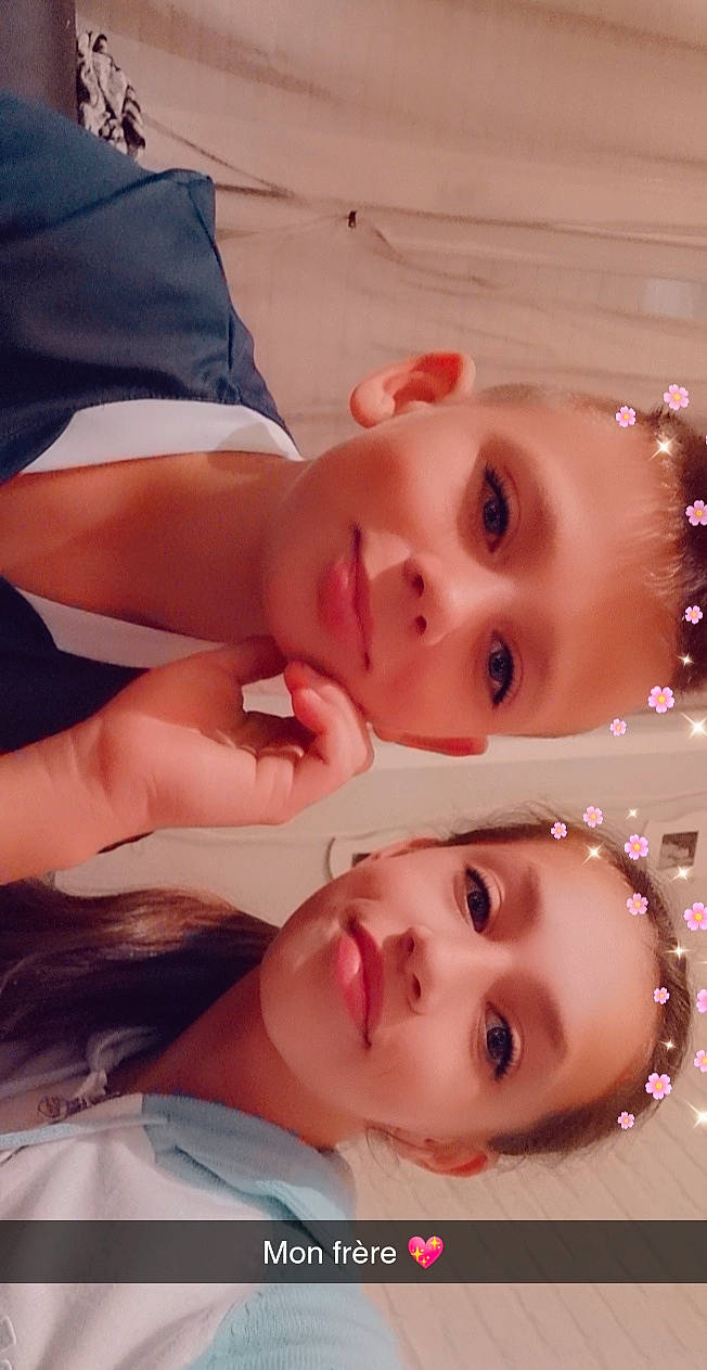 Enzo participe au concours pour gagner de l'argent avec cette photo : cheek, chin, eye, eyebrow, eyelash, face, forehead, hair, hairstyle, head, human, jaw, joy, lip, mouth, neck, nose, organ, person, photograph