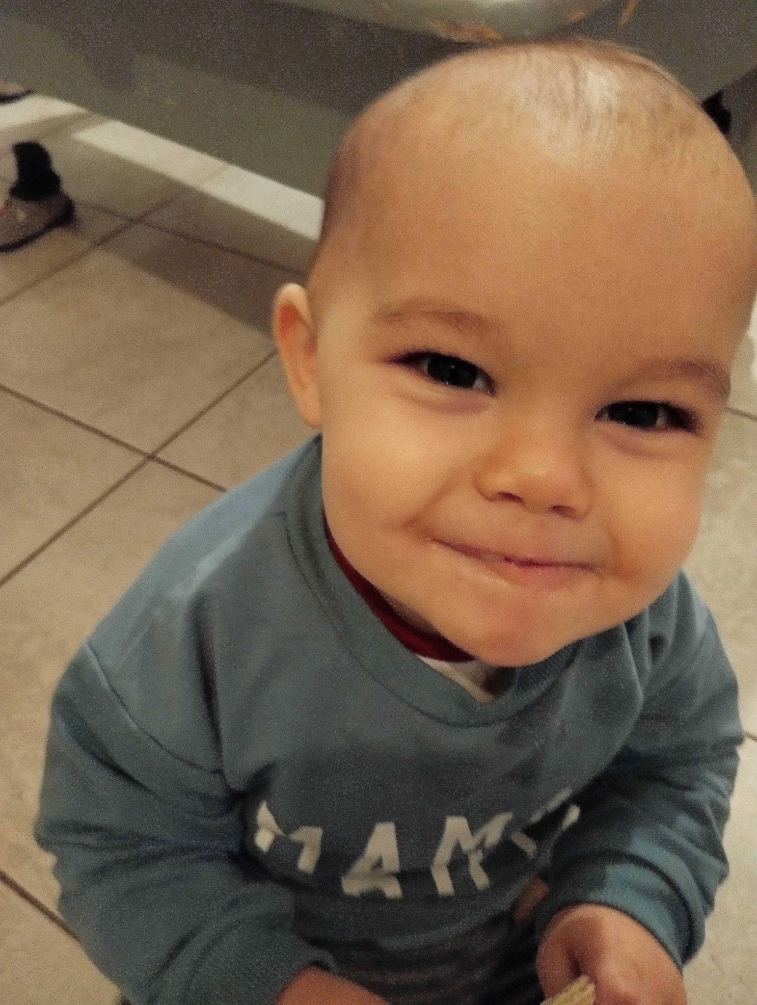 Sélah participe au concours pour gagner de l'argent avec cette photo : arm, baby, baby_toddler_clothing, cheek, ear, eye, eyebrow, eyelash, finger, floor, flooring, hand, happy, iris, joy, nose, person, skin, sleeve, smile