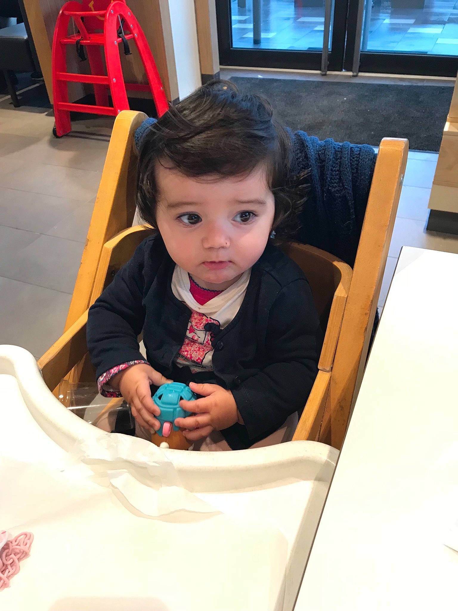 Keila participe au concours pour gagner de l'argent avec cette photo : child, design, fun, furniture, girl, person, product, sitting, toddler