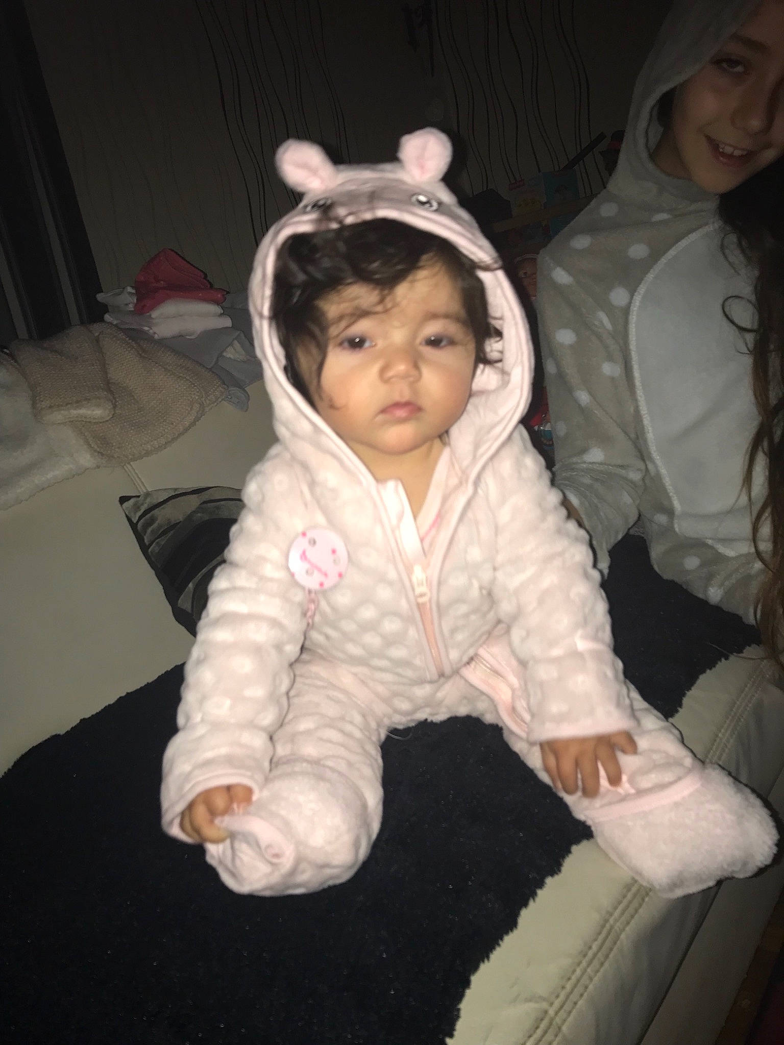 Keila participe au concours pour gagner de l'argent avec cette photo : child, day, ear, eye, fun, girl, head, infant, joy, person, product, skin, smile, textile, toddler, white