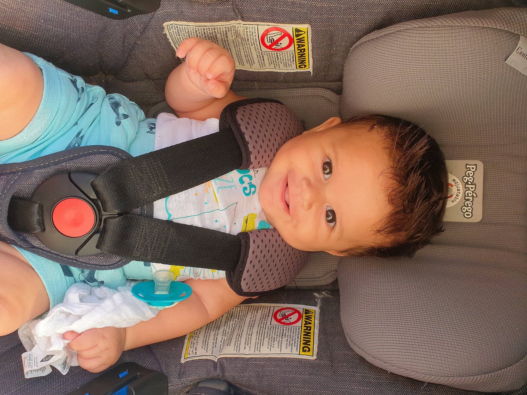 Kayden a rejoint le concours — aidez-le/la à gagner de superbes lots ! arm, baby, baby_carriage, baby_products, baby_toddler_clothing, beauty, cheek, child, comfort, elbow, finger, hand, head, joy, mouth, nail, person, skin, smile, thigh