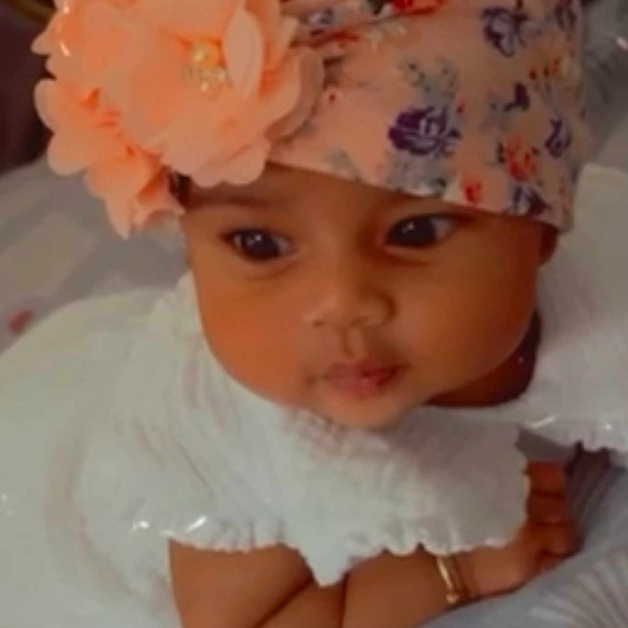 Kharina participe au concours pour gagner de l'argent avec cette photo : baby, babylaughing, bonnet, cap, clothing, face, happy, hat, head, person, smile