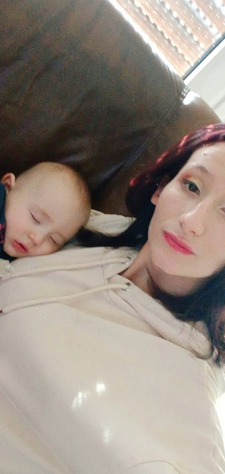 Léo Tony participe au concours pour gagner de l'argent avec cette photo : cheek, chin, comfort, eye, eyebrow, eyelash, face, facial_expression, forehead, hairstyle, head, lip, lipstick, mouth, neck, nose, organ, person, skin, smile