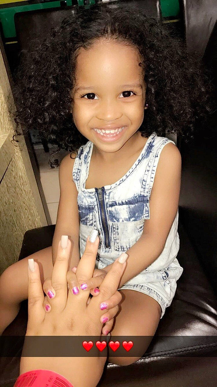 Sariya is registered to the contest to win money with this photo: beauty, black_hair, blond, brown_hair, clothing, finger, girl, hair, hairstyle, hand, human_body, joy, leg, long_hair, model, mouth, organ, person, photo_shoot, skin