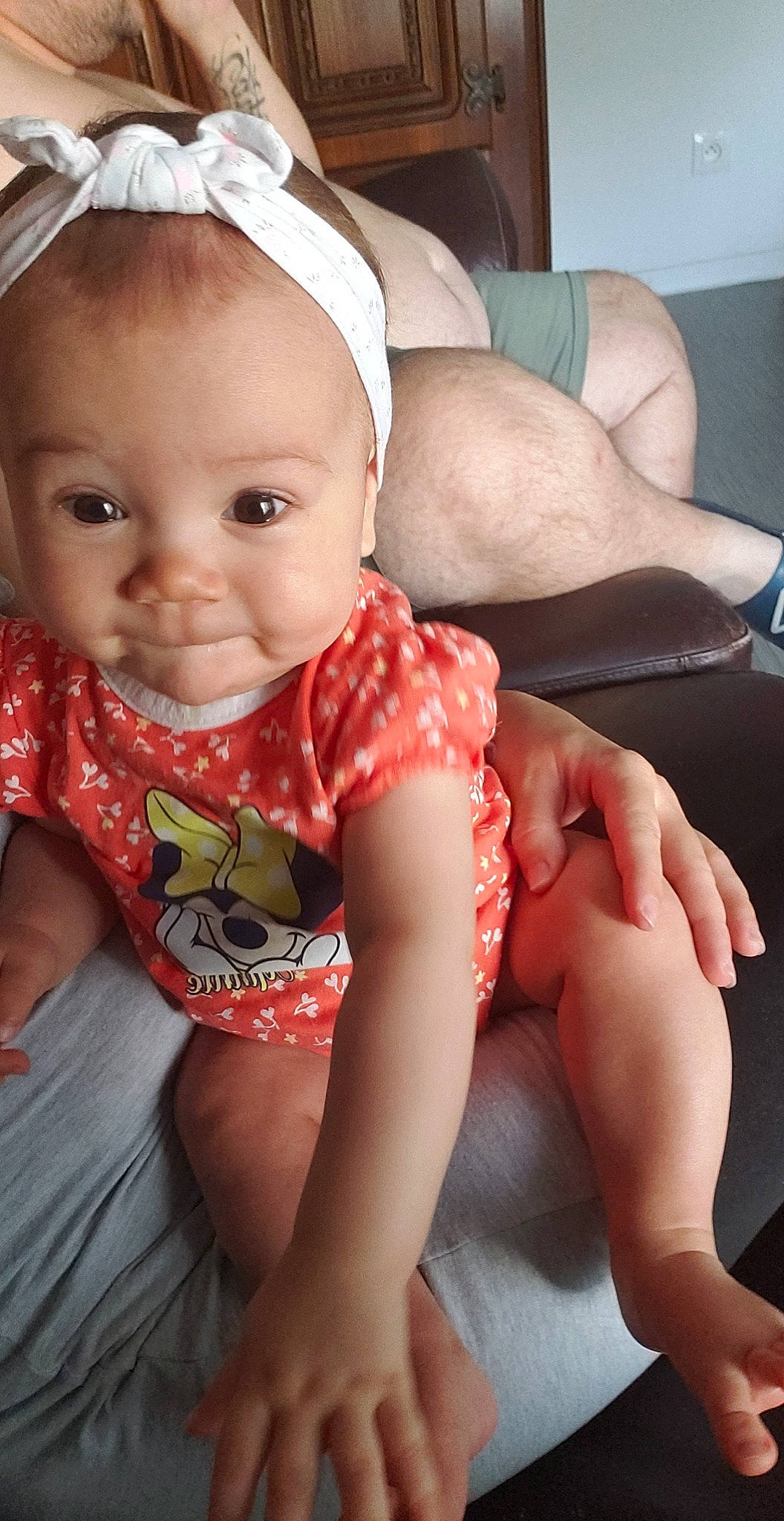 Lyah participe au concours pour gagner de l'argent avec cette photo : arm, baby, baby_toddler_clothing, cheek, comfort, eye, eyelash, finger, happy, iris, joint, leg, lip, mouth, neck, nose, person, skin, smile, stomach