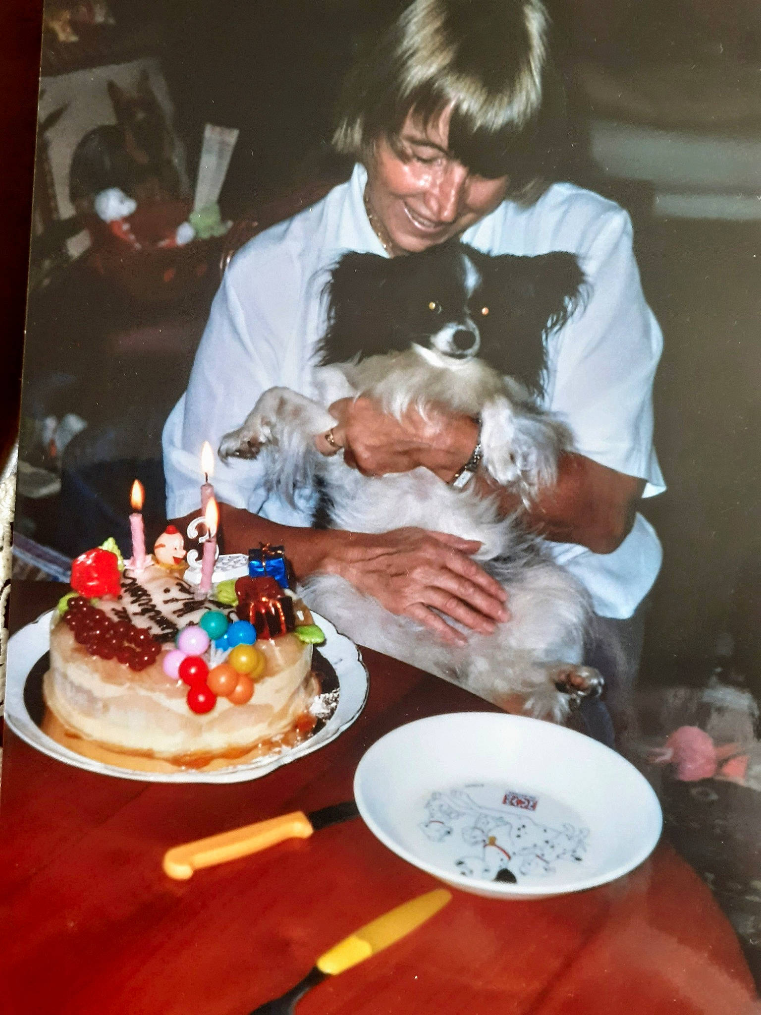 Ulalie De L'Or En Barre participe au concours pour gagner de l'argent avec cette photo : birthday_cake, birthday_candle, buttercream, cake, cake_decorating, cake_decorating_supply, candle, cuisine, dish, event, food, icing, ingredient, plate, recipe, sugar_cake, sugar_paste, table, tableware, toy