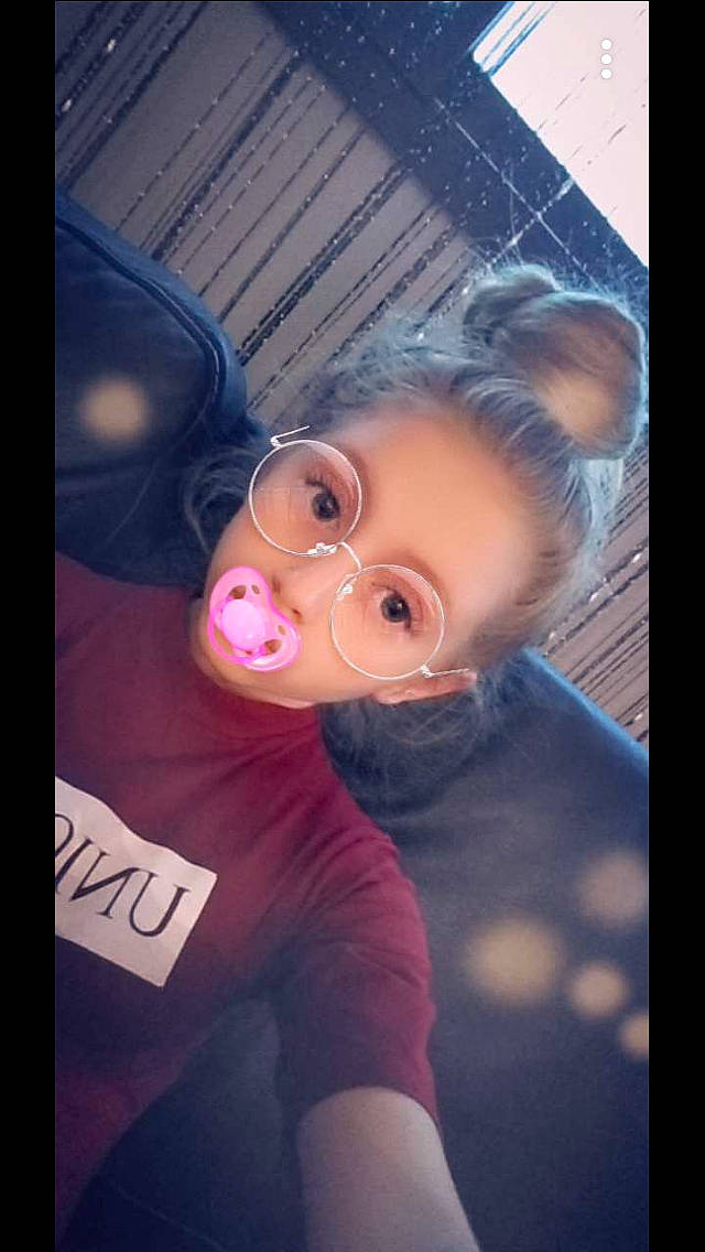 Kessy participe au concours pour gagner de l'argent avec cette photo : baby, beauty, cheek, child, cool, ear, eye, face, forehead, head, lip, mouth, nose, person, photography, pink, selfie, skin, sky, smile