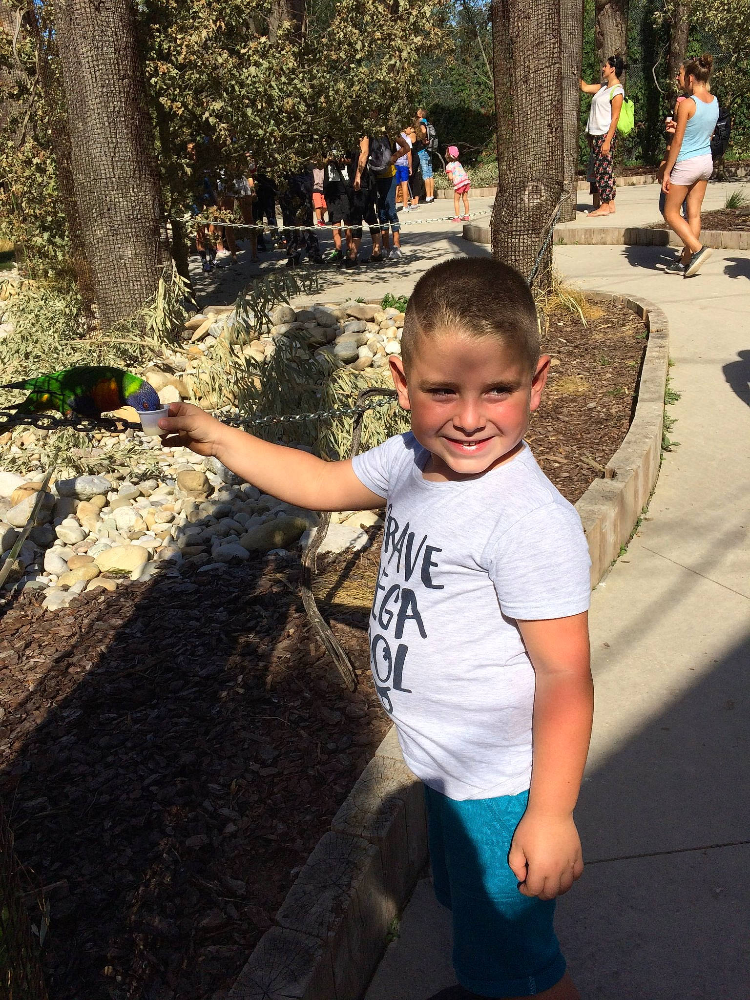 Kelan participe au concours pour gagner de l'argent avec cette photo : child, fun, joy, leisure, person, plant, play, recreation, rock, smile, soil, toddler, tree, vacation