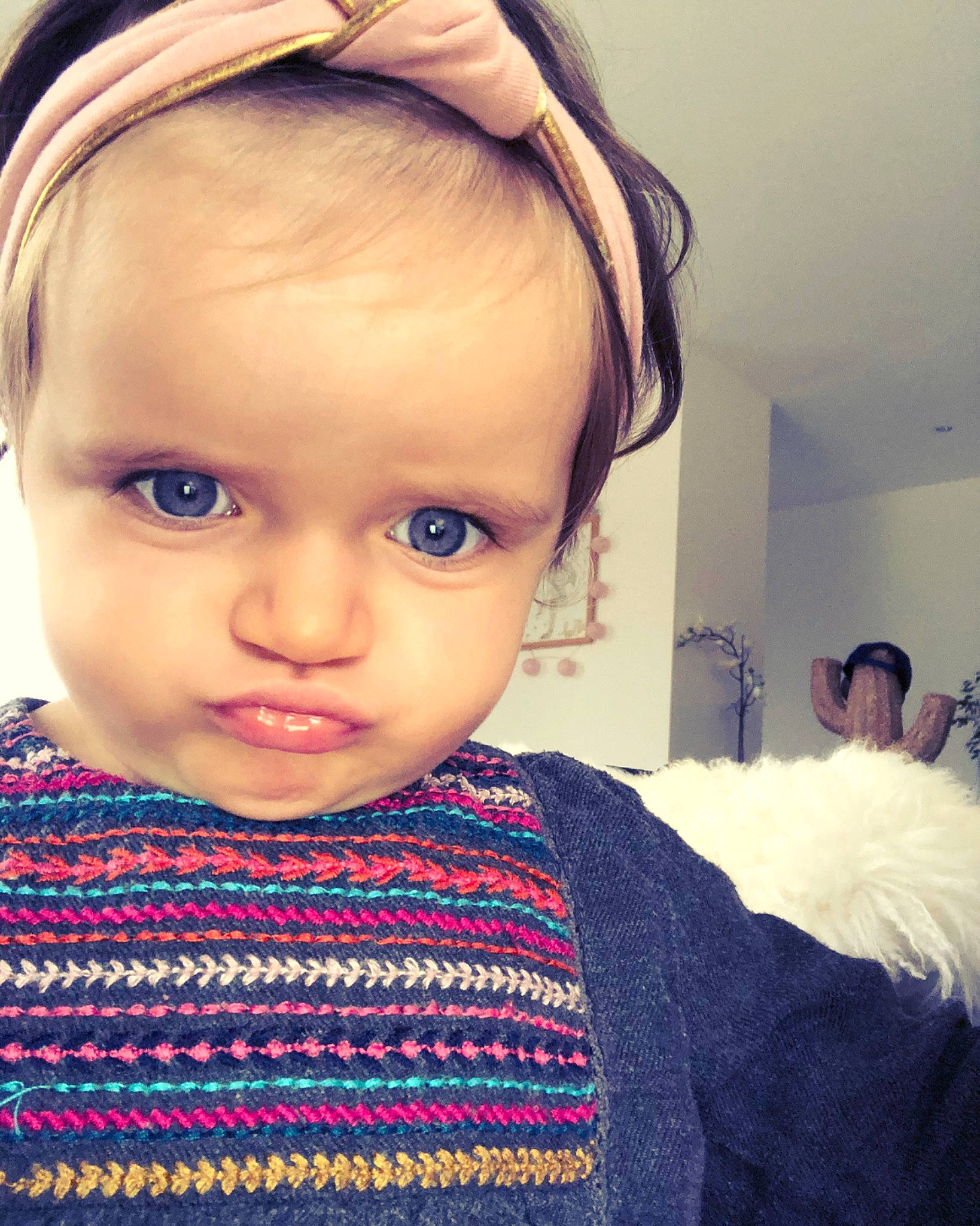 Eliette a rejoint le concours — aidez-le/la à gagner de superbes lots ! baby, beauty, cheek, child, chin, cool, eye, eyebrow, face, forehead, hair, hairstyle, head, lip, nose, person, pink, purple, selfie, skin