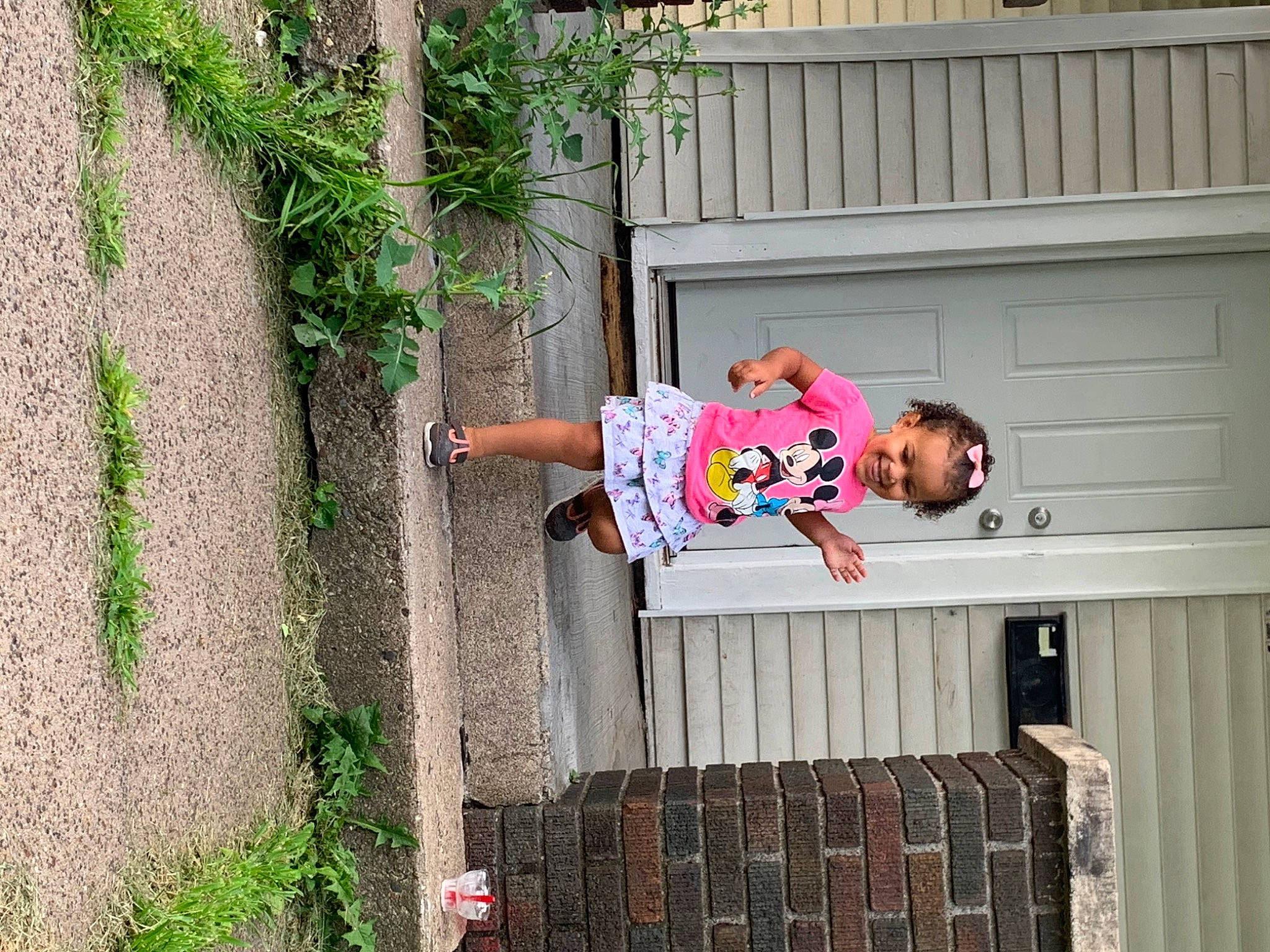 Ella is registered to the contest to win money with this photo: joy, person