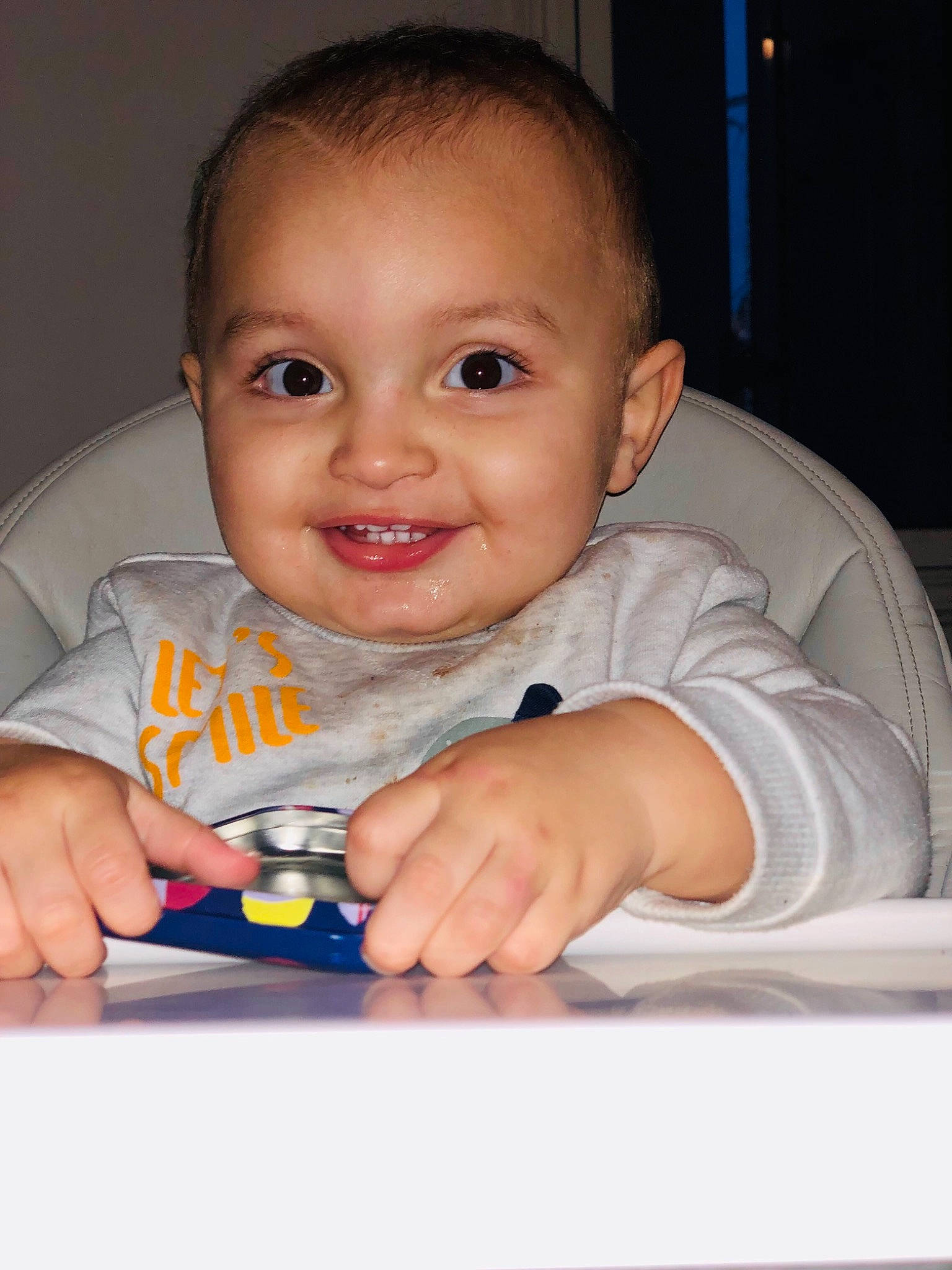 Louaï a rejoint le concours — aidez-le/la à gagner de superbes lots ! arm, baby, baby_toddler_clothing, cheek, chin, eyebrow, finger, gesture, hand, happy, iris, joy, lip, mouth, nail, nose, person, skin, sleeve, smile