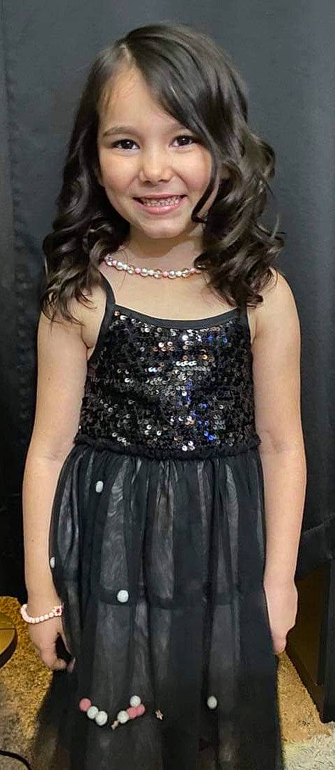 Essabella is registered to the contest to win money with this photo: abdomen, black_hair, day_dress, dress, eye, fashion, fashion_design, flash_photography, hair, hairstyle, happy, iris, joy, neck, person, shoulder, sleeveless_shirt, smile, thigh, trunk