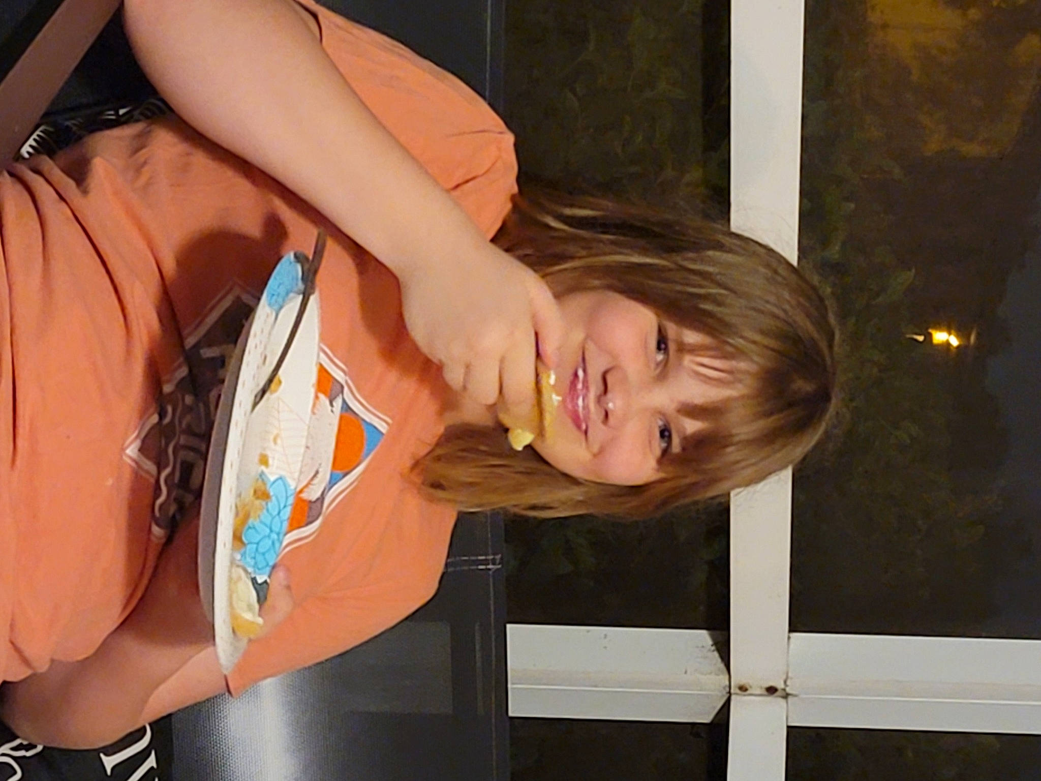 Abygail is registered to the contest to win money with this photo: blond, child, comfort, elbow, eyewear, fun, hairstyle, happy, human_body, human_leg, joy, leisure, person, room, sitting, smile, toddler, tree, vacation, wood