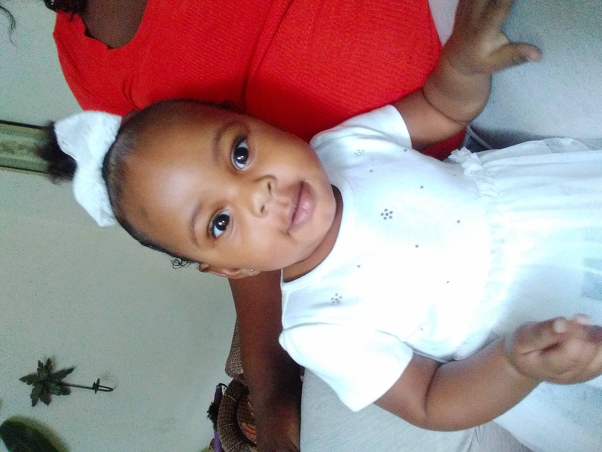 My'Laya is registered to the contest to win money with this photo: arm, cheek, eye, eyebrow, face, finger, forehead, hair, hand, iris, joint, lip, mouth, neck, nose, organ, person, plant, skin, smile