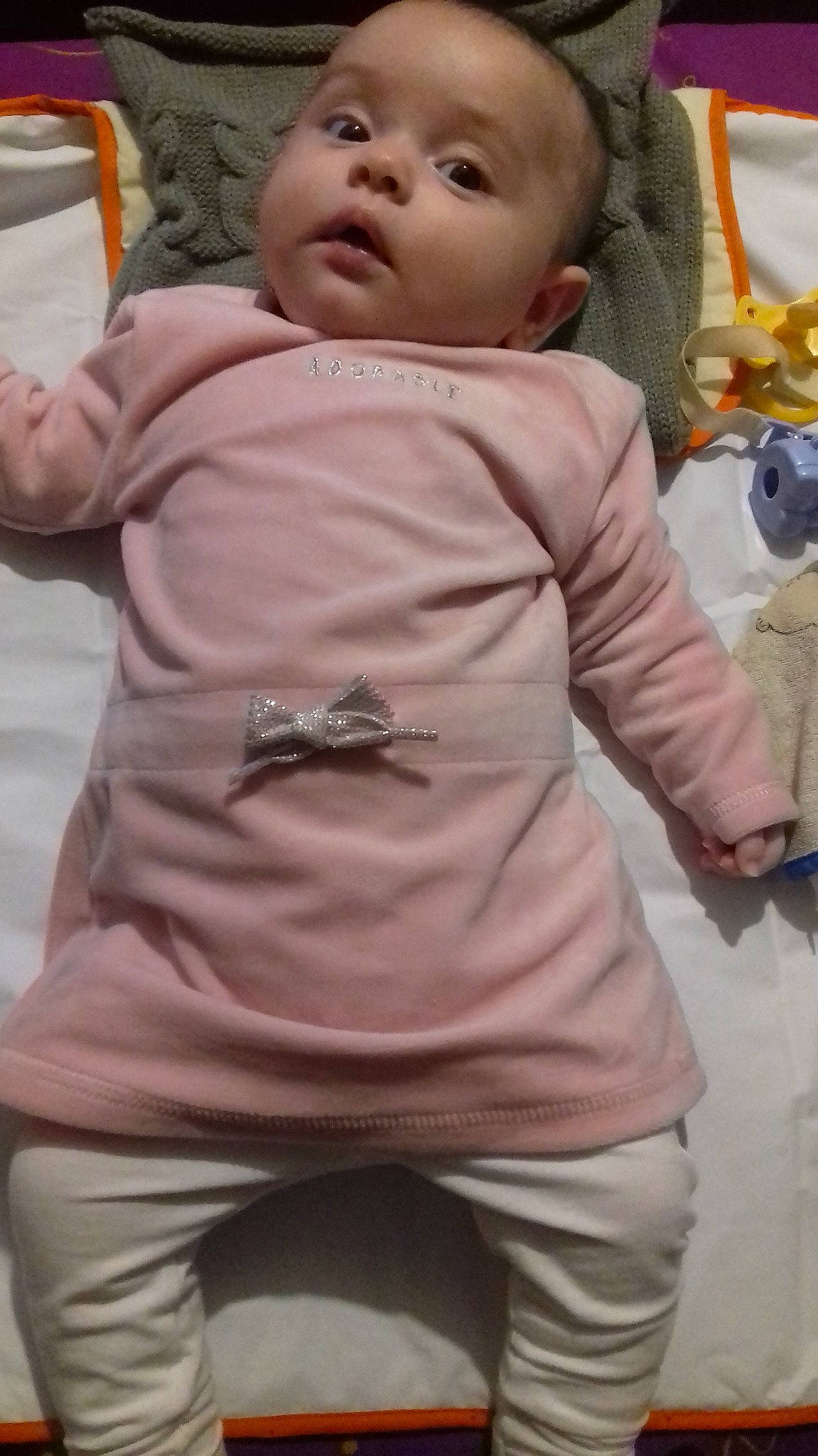 Linaelle a rejoint le concours — aidez-le/la à gagner de superbes lots ! boy, child, cool, day, eye, girl, infant, person, product, sitting, skin, standing, toddler