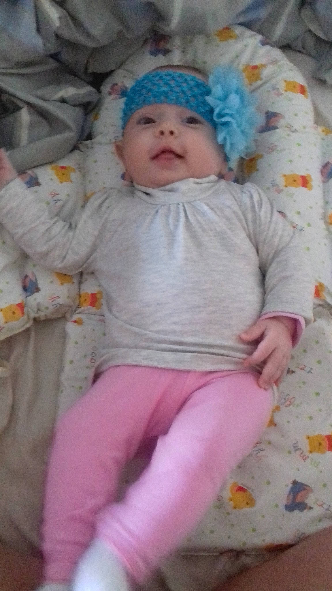 Linaelle a rejoint le concours — aidez-le/la à gagner de superbes lots ! bedtime, cheek, child, day, eye, face, finger, girl, head, headgear, infant, iris, knitting, nose, person, pink, product, skin, sleep, textile