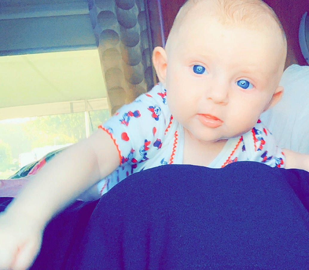 Haylie participe au concours pour gagner de l'argent avec cette photo : arm, baby, beauty, blue, cheek, child, chin, ear, eye, face, forehead, hair, head, joint, lip, nose, person, pink, skin, sky