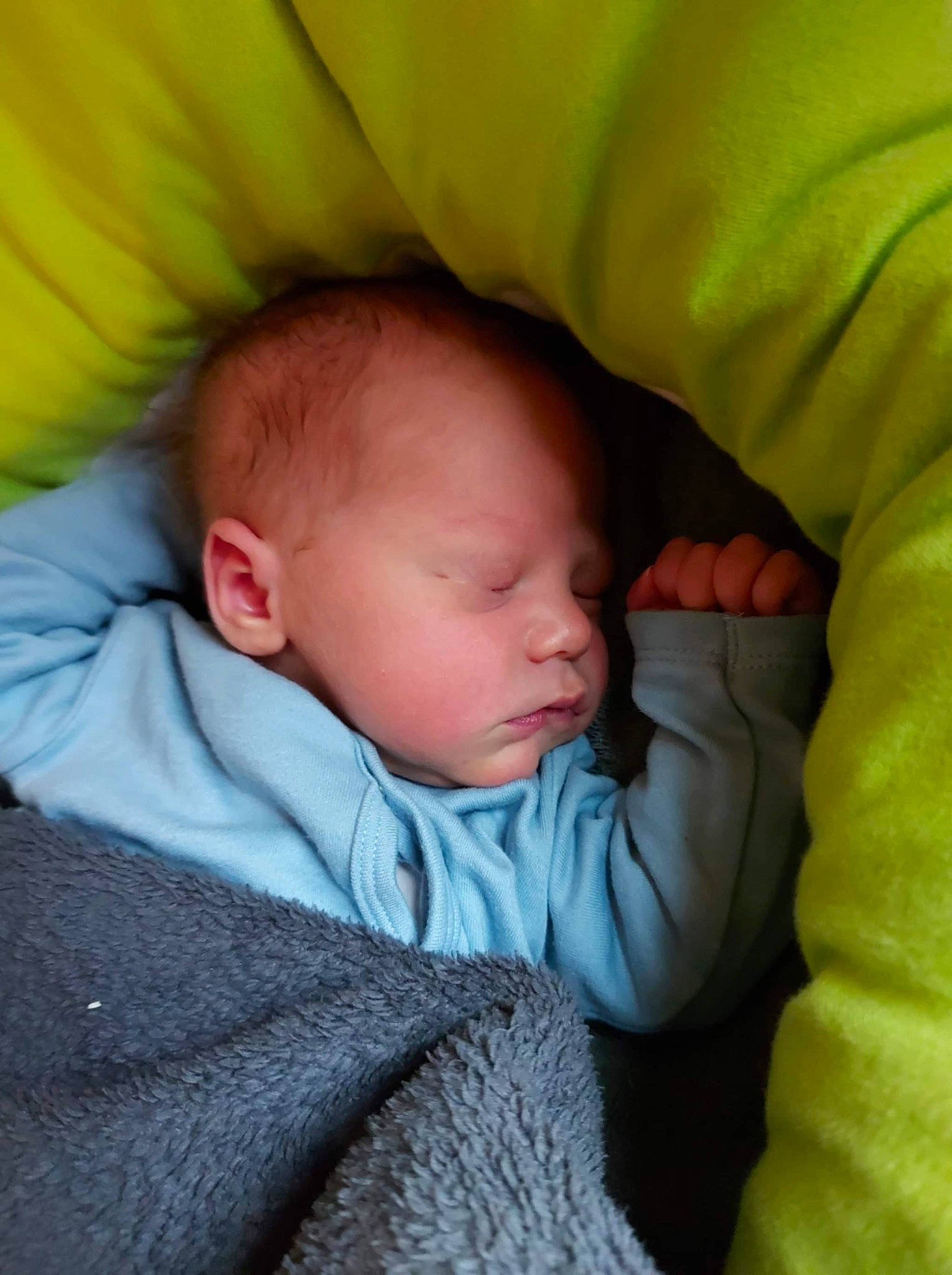 Raphaël a rejoint le concours — aidez-le/la à gagner de superbes lots ! baby, baby_sleeping, baby_toddler_clothing, bedtime, cheek, child, close_up, comfort, linens, nose, person, skin, sleep, sleeve, toddler