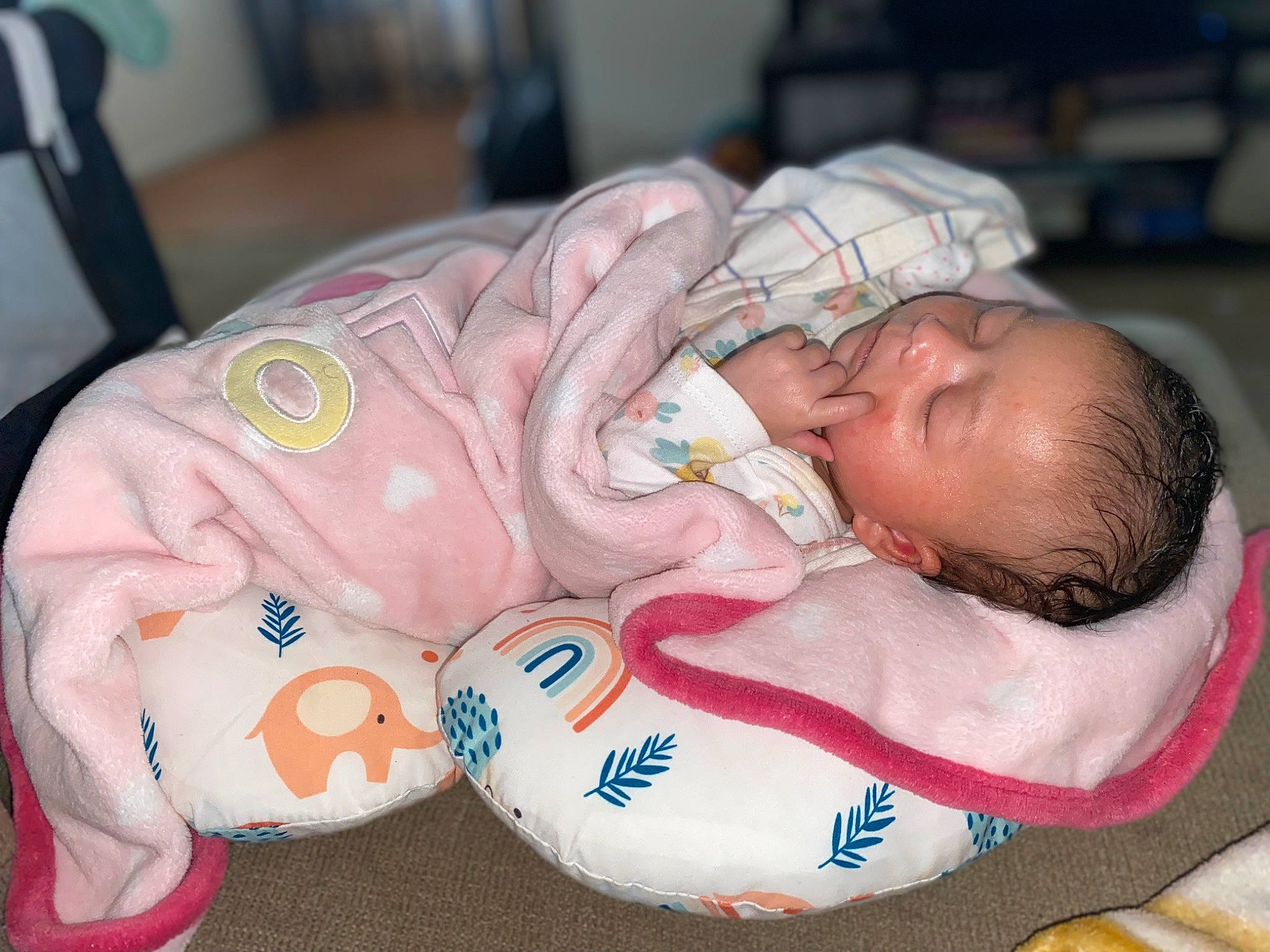 Ahlani is registered to the contest to win money with this photo: baby, baby_products, baby_sleeping, baby_toddler_clothing, carmine, child, comfort, event, flesh, health_care, medical, medical_procedure, nail, person, personal_protective_equipment, service, toddler