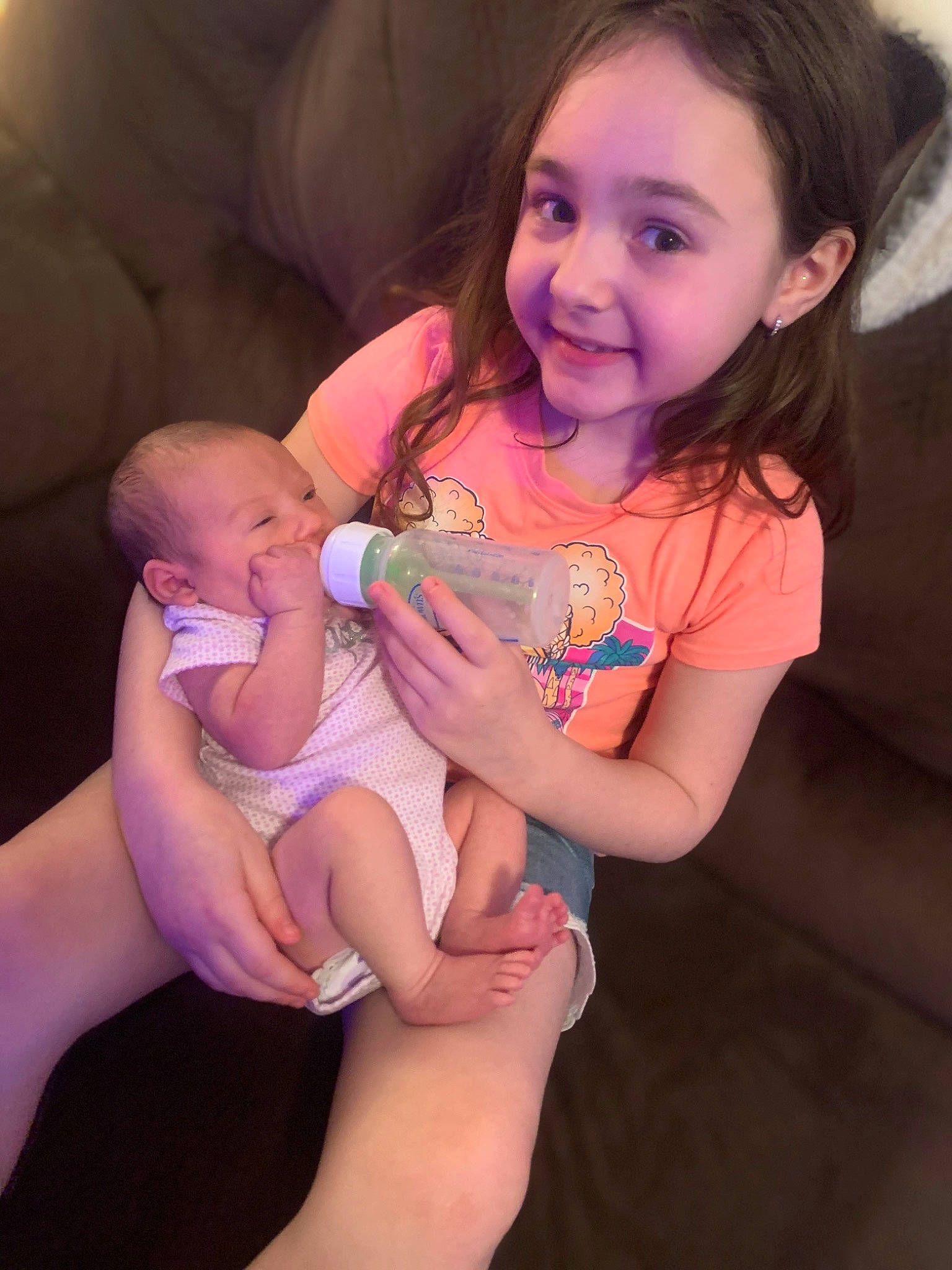 Arayah is registered to the contest to win money with this photo: cheek, comfort, eye, face, facial_expression, gesture, hair, happy, head, human_body, iris, joy, leg, lip, mouth, nose, person, purple, skin, smile