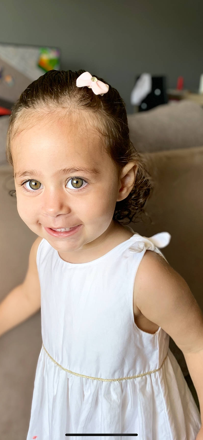 Jena a rejoint le concours — aidez-le/la à gagner de superbes lots ! cheek, chin, clothing, ear, eyebrow, eyelash, face, flash_photography, hair, hairstyle, happy, head, iris, joy, lip, neck, person, photograph, skin, sleeve