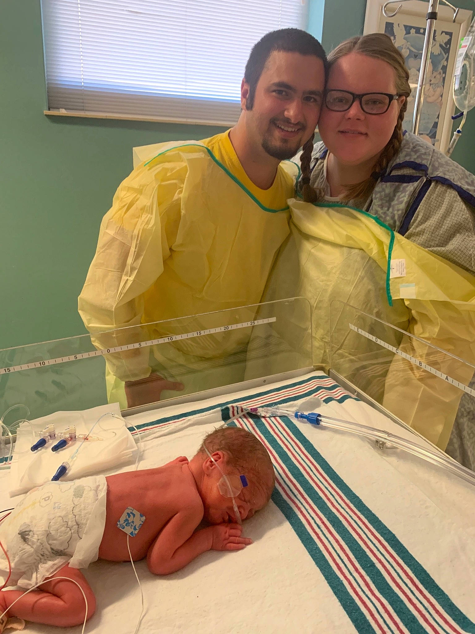 Josiah is registered to the contest to win money with this photo: baby, birth, child, childbirth, father, hospital, joy, patient, person