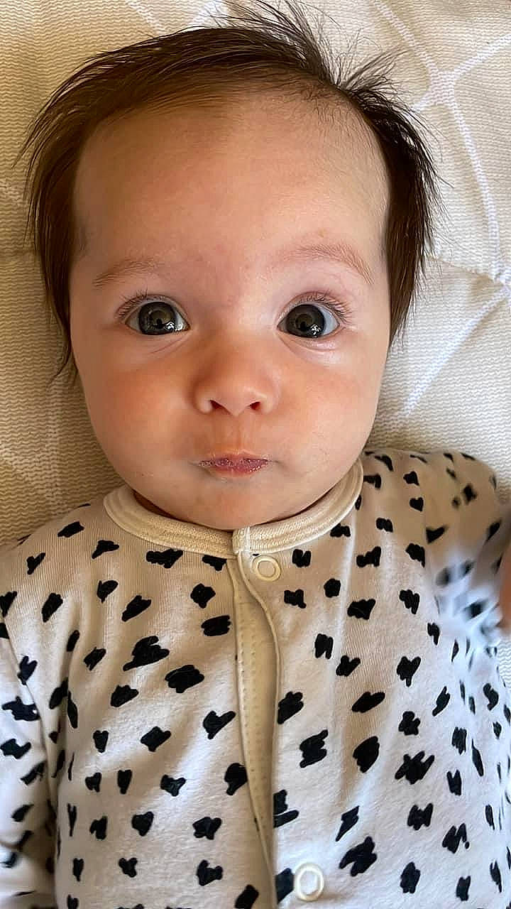 Charlie participe au concours pour gagner de l&#x27;argent avec cette photo : baby, baby_toddler_clothing, beauty, cheek, child, chin, collar, dress_shirt, eye, eyelash, facial_expression, flash_photography, iris, lip, no_expression, nose, pattern, person, skin, sleeve