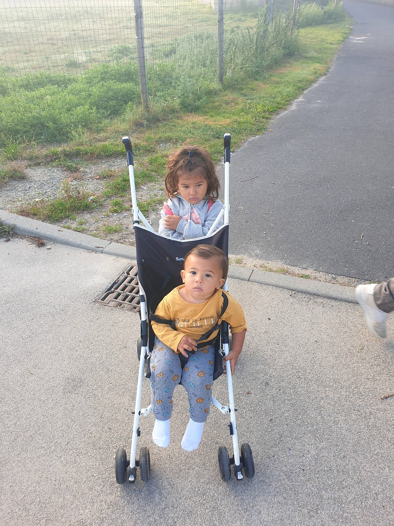 Ahmed a rejoint le concours — aidez-le/la à gagner de superbes lots ! baby_carriage, baby_products, child, person, product