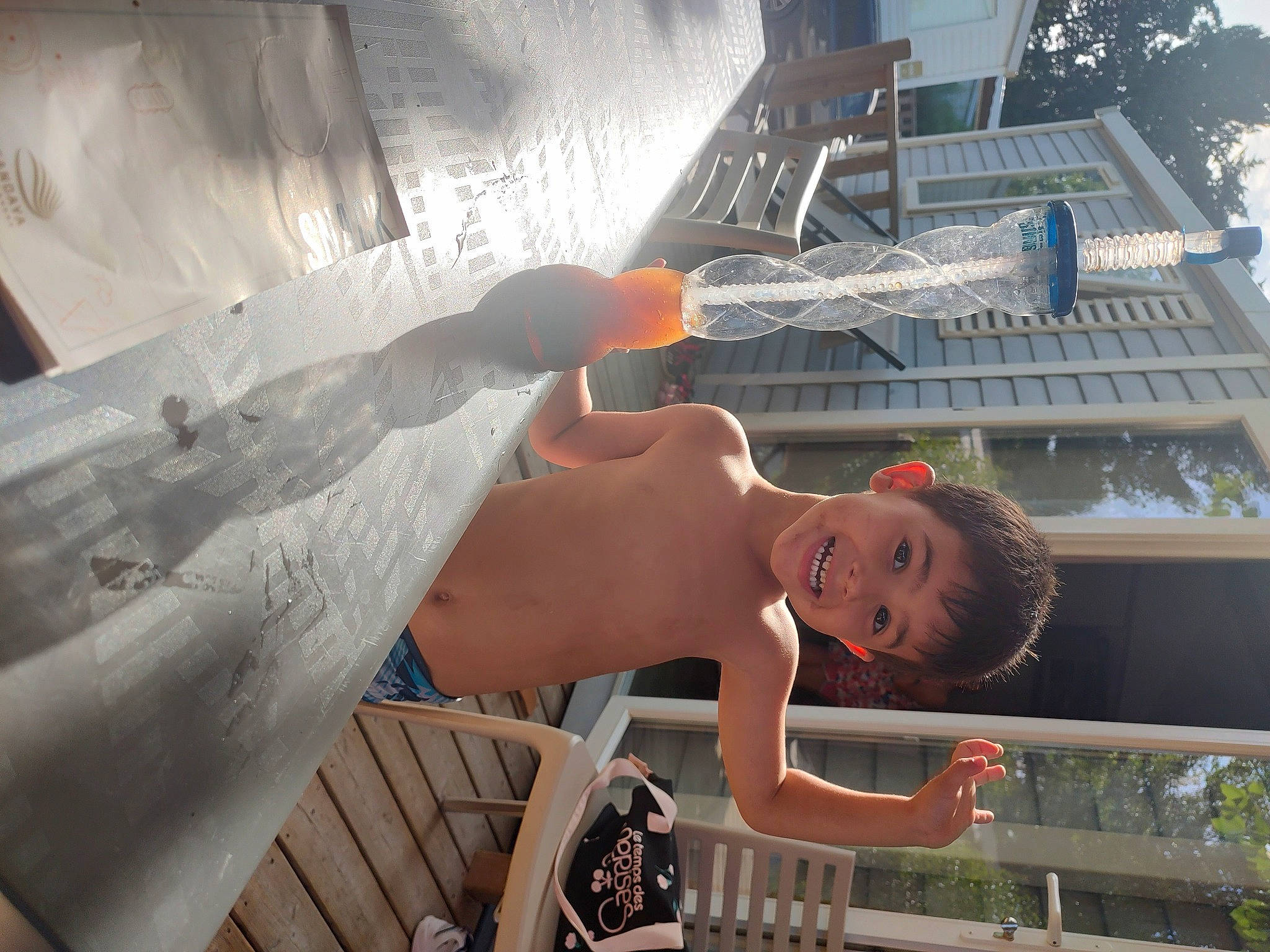 Ahmed a rejoint le concours — aidez-le/la à gagner de superbes lots ! barechested, bridal_accessory, bridal_clothing, bride, building, chest, elbow, eyewear, flash_photography, fun, happy, house, joy, landscape, leisure, person, sky, tree, vacation, wedding_dress