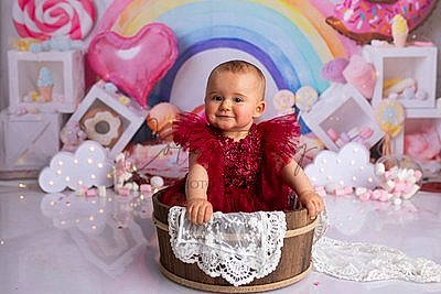 Mila a rejoint le concours — aidez-le/la à gagner de superbes lots ! baby, baby_toddler_clothing, beauty, child, event, facial_expression, fun, happy, joy, magenta, people, person, photograph, pink, product, purple, smile, snapshot, sweetness, textile