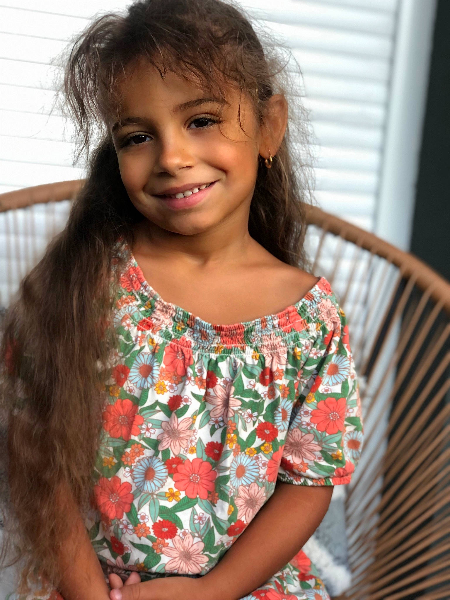 Lyssia participe au concours pour gagner de l'argent avec cette photo : brown_hair, cheek, child, chin, flash_photography, fun, hair, hairstyle, happy, human, iris, joy, lip, long_hair, neck, person, shoulder, skin, sleeve, smile