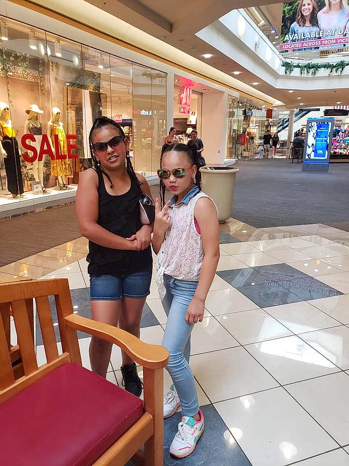 Ameerah joined the competition — help win amazing prizes! blurred, joy, leg, leisure, person, photography, restaurant, shopping, shopping_mall, snapshot, tourism, vacation