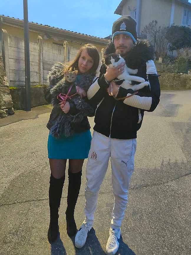 Tigresse a rejoint le concours — aidez-le/la à gagner de superbes lots ! costume, fawn, footwear, fun, leggings, person, photo_shoot, photograph, photography, recreation, smile, snapshot, style, tourism, tree, vacation