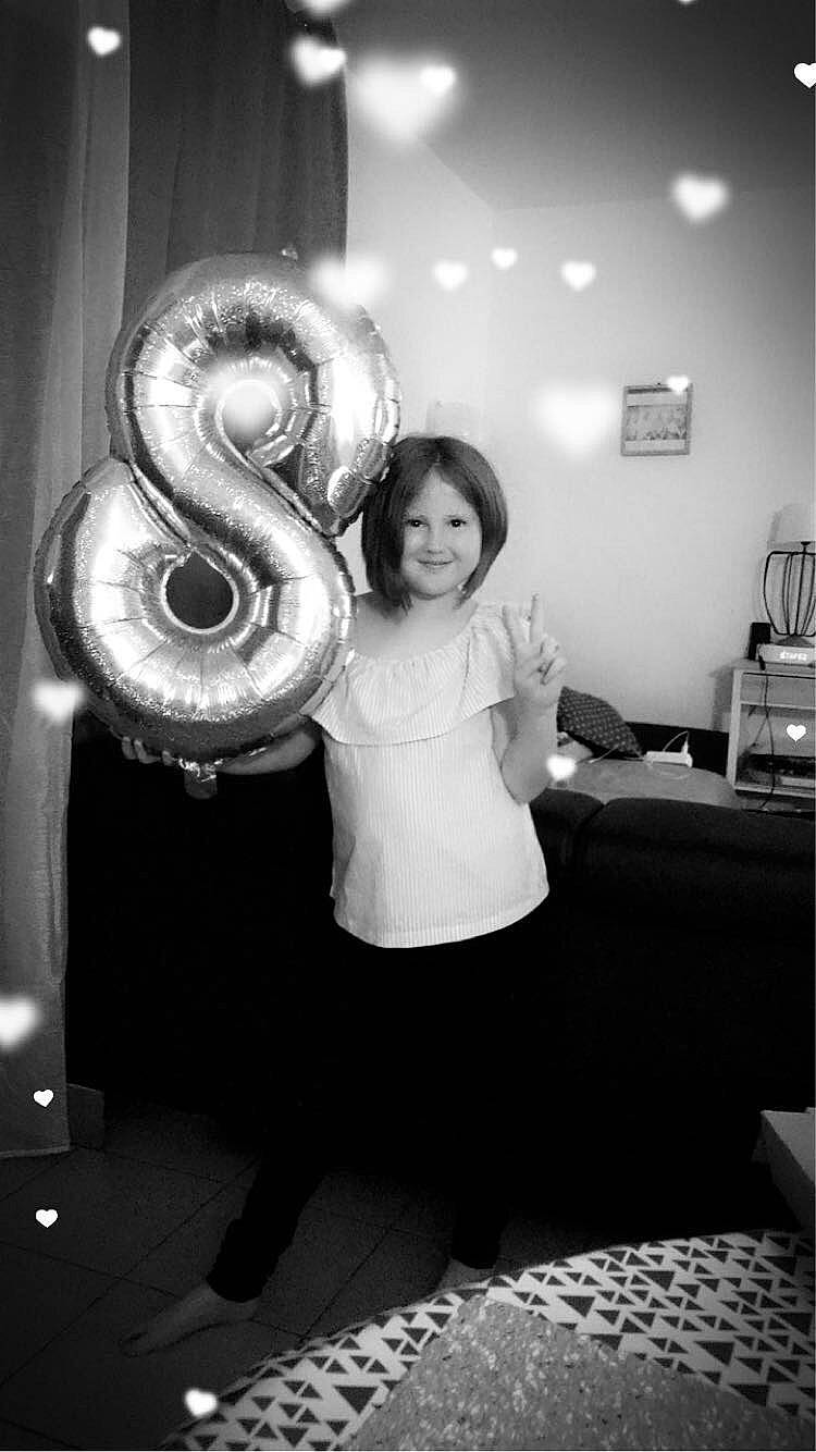 Kelya a rejoint le concours — aidez-le/la à gagner de superbes lots ! automotive_tire, automotive_wheel_system, black, black_and_white, cephalopod, flash_photography, fun, happy, human_body, joy, knee, marine_invertebrates, monochrome, monochrome_photography, person, rim, style, t_shirt, thigh, tire