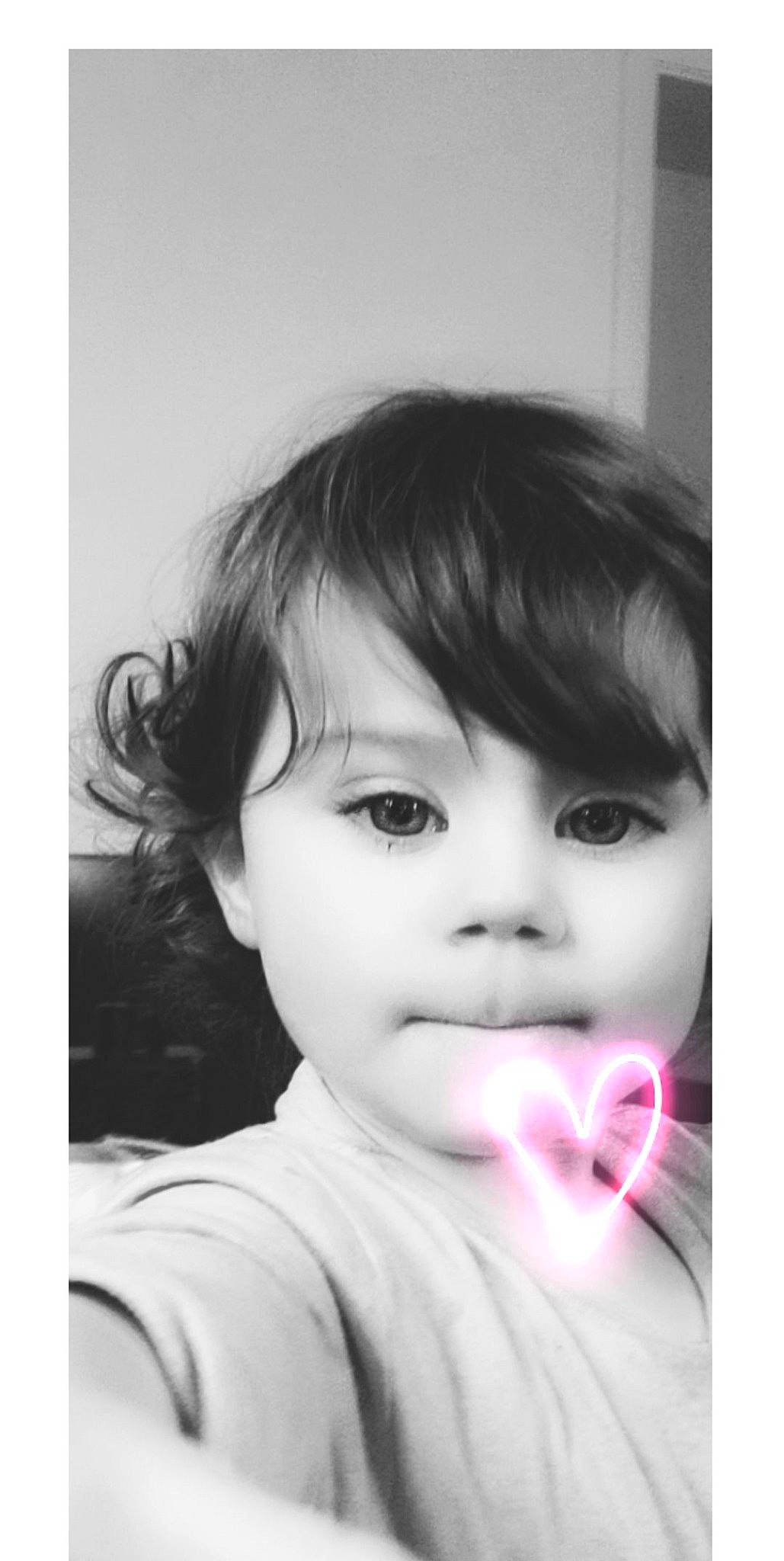 Aaliyah participe au concours pour gagner de l'argent avec cette photo : baby, beauty, black_and_white, black_hair, cheek, child, child_model, chin, eyebrow, eyelash, forehead, hairstyle, iris, lip, monochrome, monochrome_photography, organ, person, portrait_photography, skin