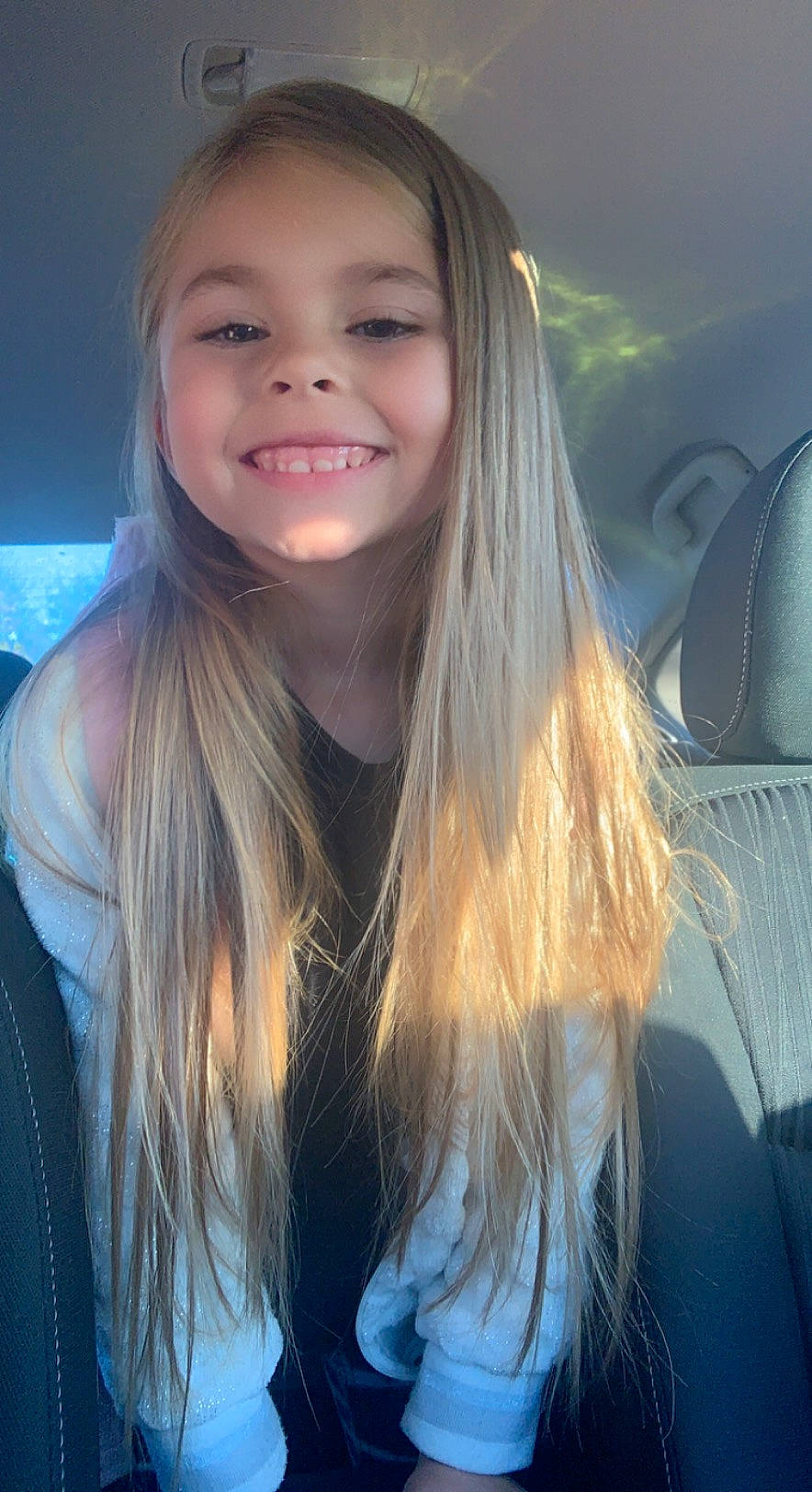 Laikyn joined the competition — help win amazing prizes! azure, black_hair, eye, eyebrow, eyelash, flash_photography, hair, happy, human_body, iris, jaw, joy, layered_hair, lip, mouth, neck, nose, person, shoulder, skin