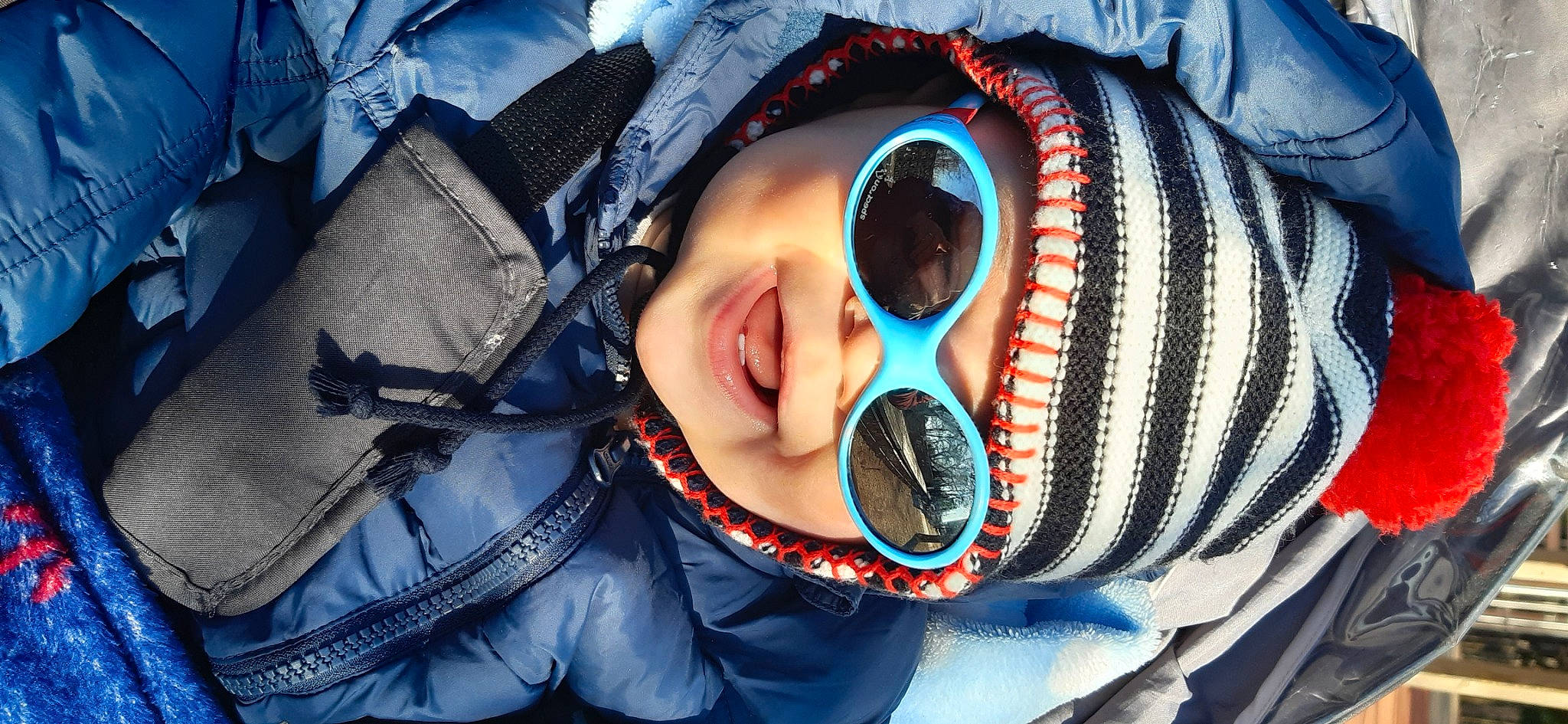 Teo participe au concours pour gagner de l'argent avec cette photo : azure, baby, cheek, chin, cool, eye, eyebrow, eyelash, eyewear, face, facial_expression, glasses, goggles, head, headgear, headwear, mouth, nose, person, product