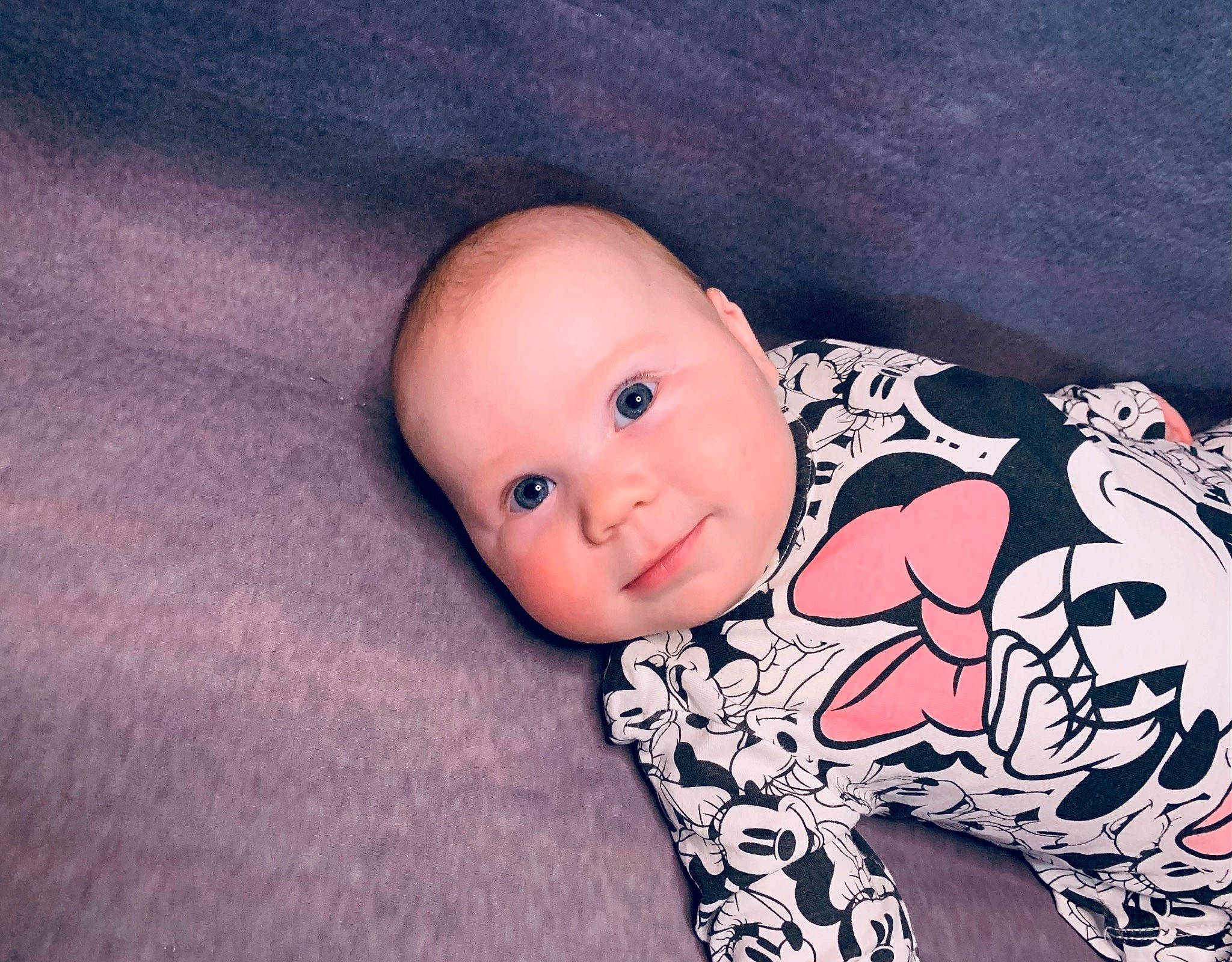 Lenaya participe au concours pour gagner de l'argent avec cette photo : baby, baby_products, baby_toddler_clothing, carmine, cheek, child, finger, flash_photography, flooring, happy, iris, linens, nose, pattern, person, selfie, sitting, sleeve, smile, toddler