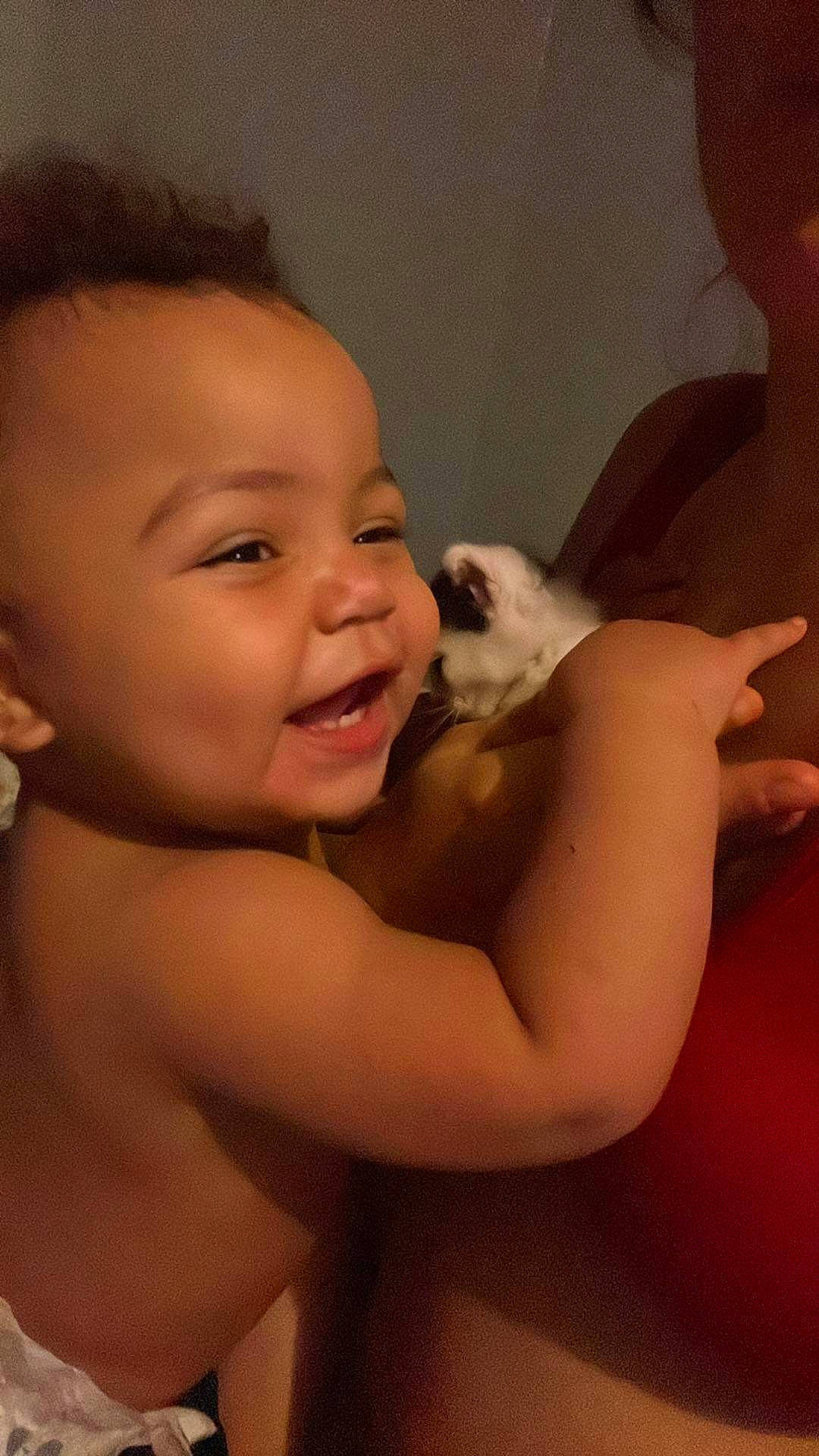 Jayde is registered to the contest to win money with this photo: arm, cheek, ear, eye, eyebrow, eyelash, flash_photography, gesture, hairstyle, happy, head, iris, lip, mouth, muscle, neck, nose, person, shoulder, skin