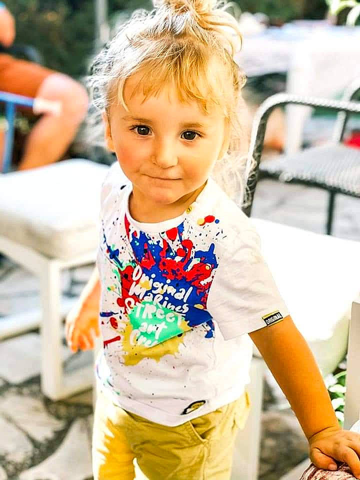 Jérémy a rejoint le concours — aidez-le/la à gagner de superbes lots ! baby_toddler_clothing, child, cool, electric_blue, eye, fun, happy, joy, leisure, person, photograph, recreation, skin, sleeve, sportswear, standing, street_fashion, summer, t_shirt, toddler