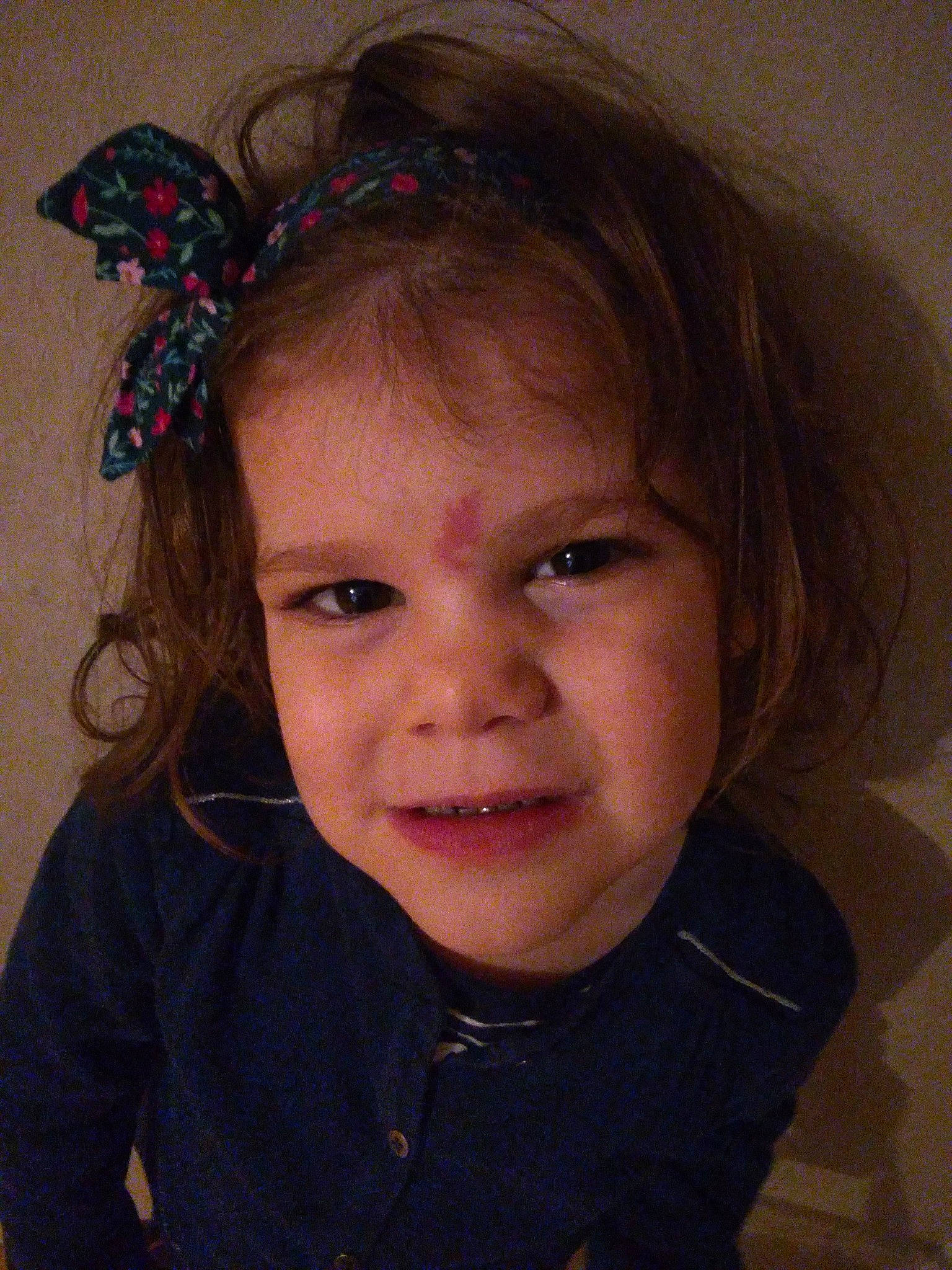 Tyhana a rejoint le concours — aidez-le/la à gagner de superbes lots ! arm, cheek, chin, clothing, ear, eye, eyebrow, eyelash, face, forehead, head, human_body, joy, lip, mouth, neck, nose, organ, outerwear, person