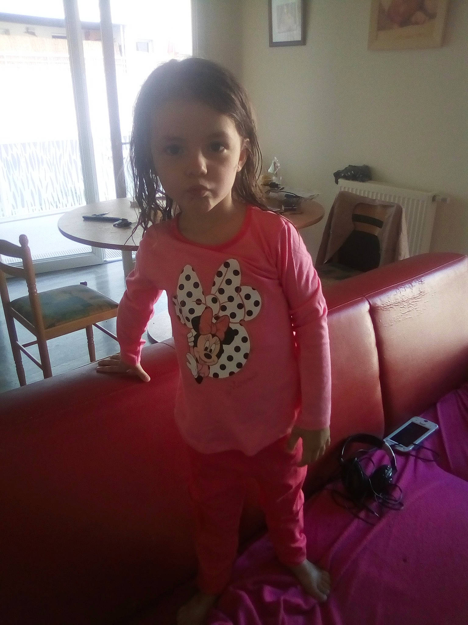 Lylou participe au concours pour gagner de l'argent avec cette photo : arm, cheek, child, dress, face, finger, fun, furniture, joint, leg, mouth, neck, person, pink, play, shoulder, sitting, skin, smile, thigh