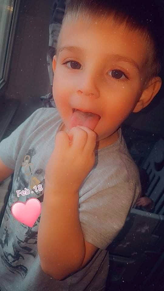 Thiago a rejoint le concours — aidez-le/la à gagner de superbes lots ! arm, cheek, chin, dress, ear, eye, eyelash, face, hairstyle, hand, head, human_body, lip, mouth, muscle, neck, nose, person, skin, smile