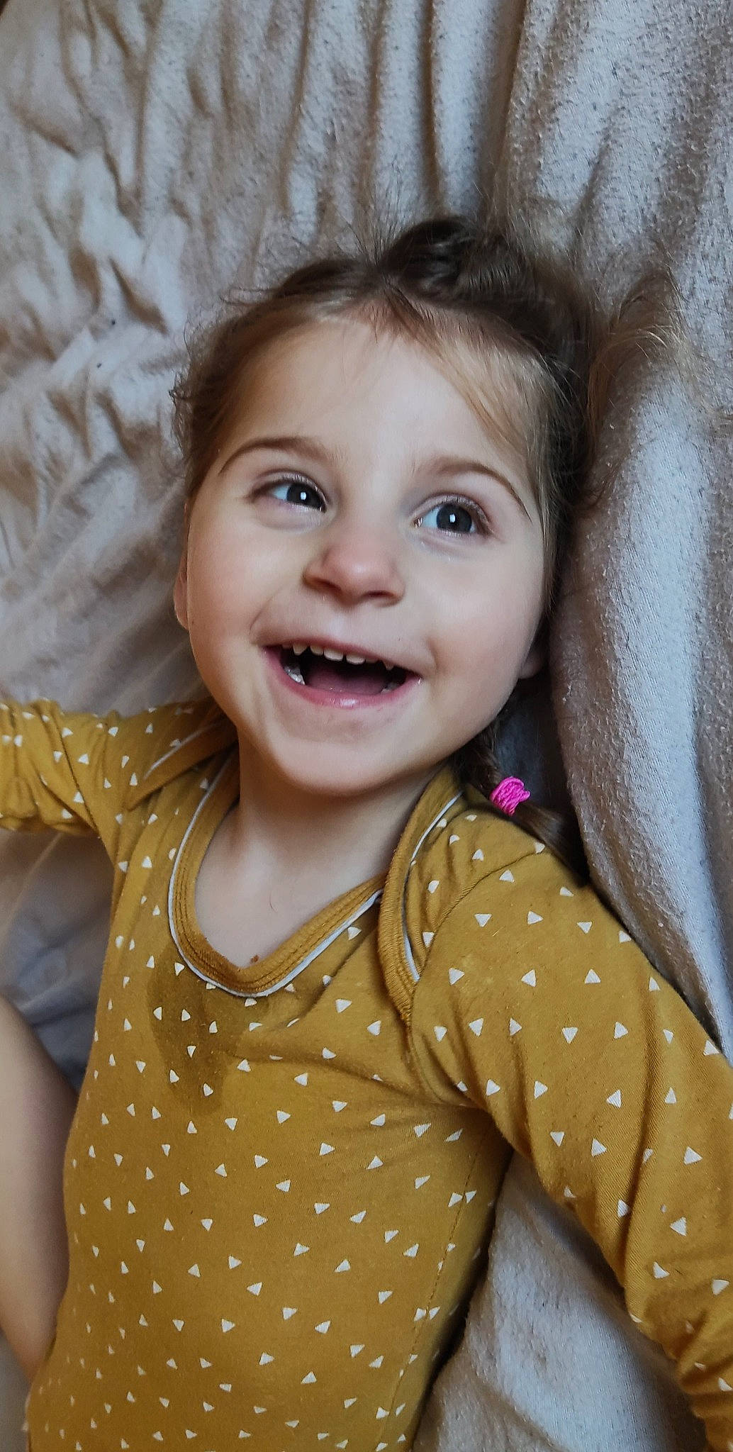 Clémence a rejoint le concours — aidez-le/la à gagner de superbes lots ! baby_toddler_clothing, cheek, chin, eye, face, facial_expression, hairstyle, happy, head, human_body, joy, lip, neck, nose, organ, outerwear, person, skin, sleeve, smile